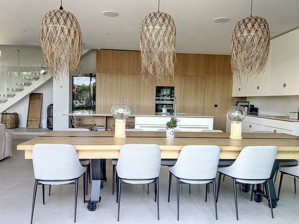 villa 8 Rooms for sale on Les Mathes (17570)