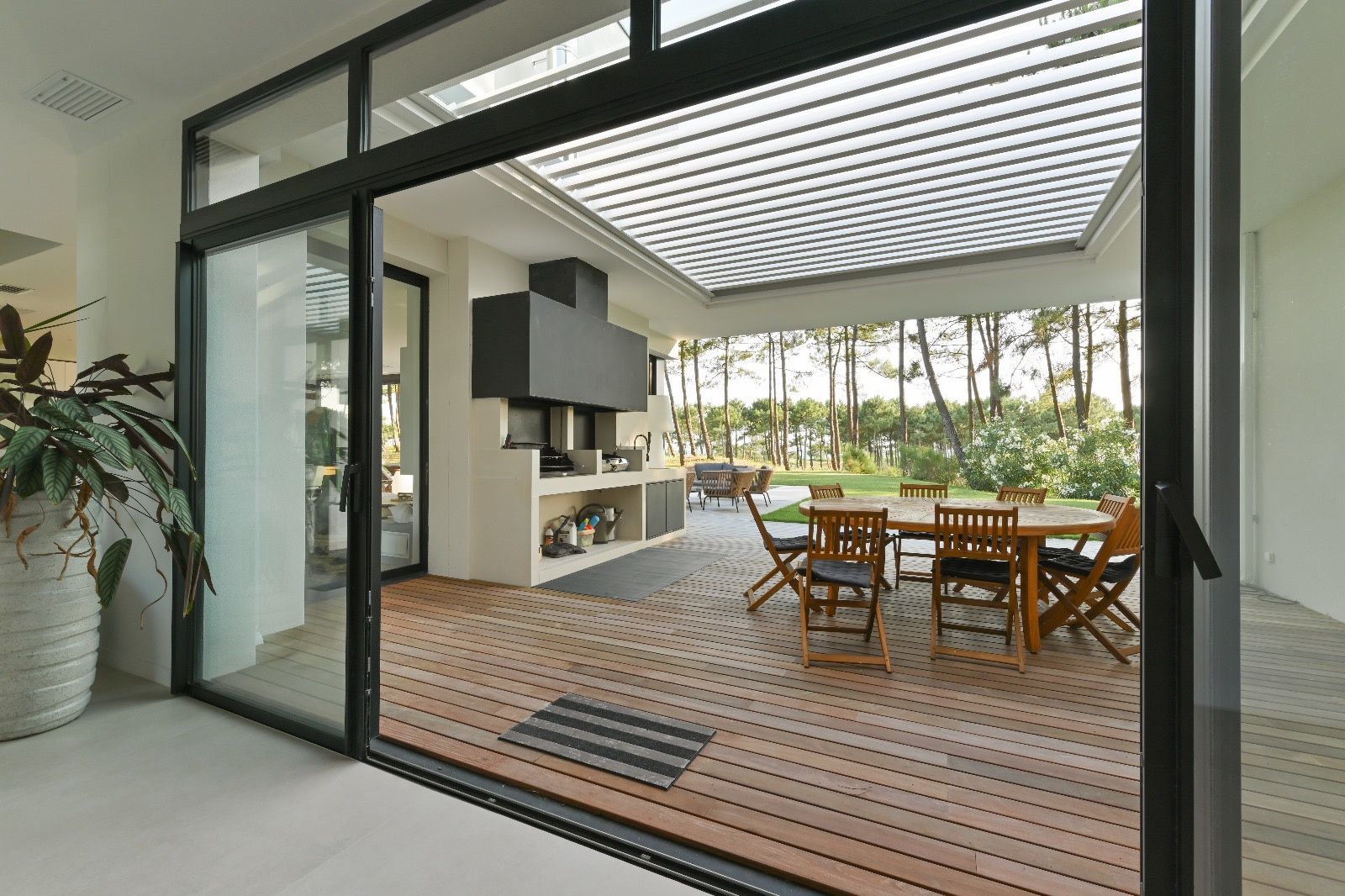 villa 8 Rooms for sale on Les Mathes (17570)