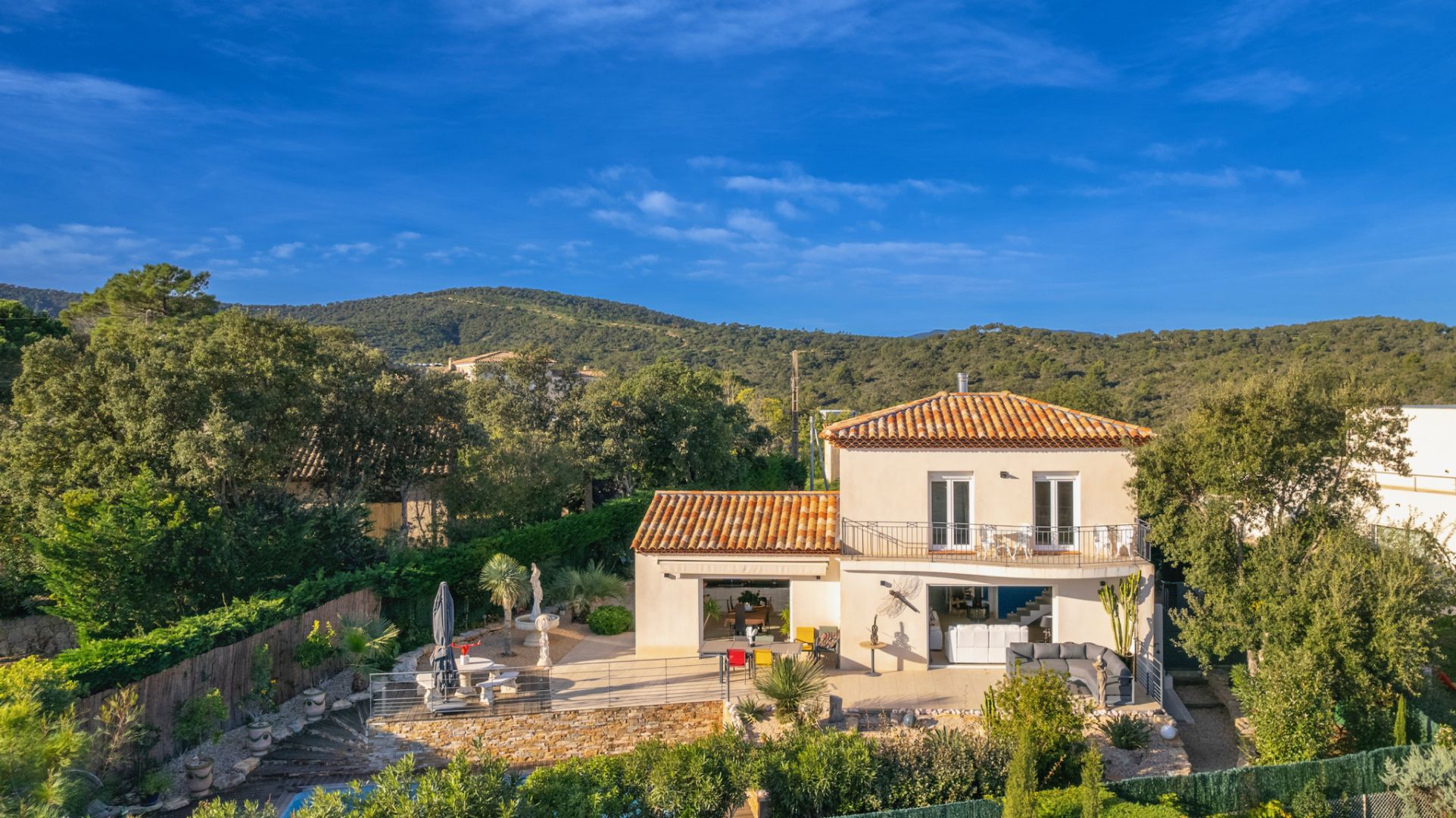 property 6 Rooms for sale on Fréjus (83370)