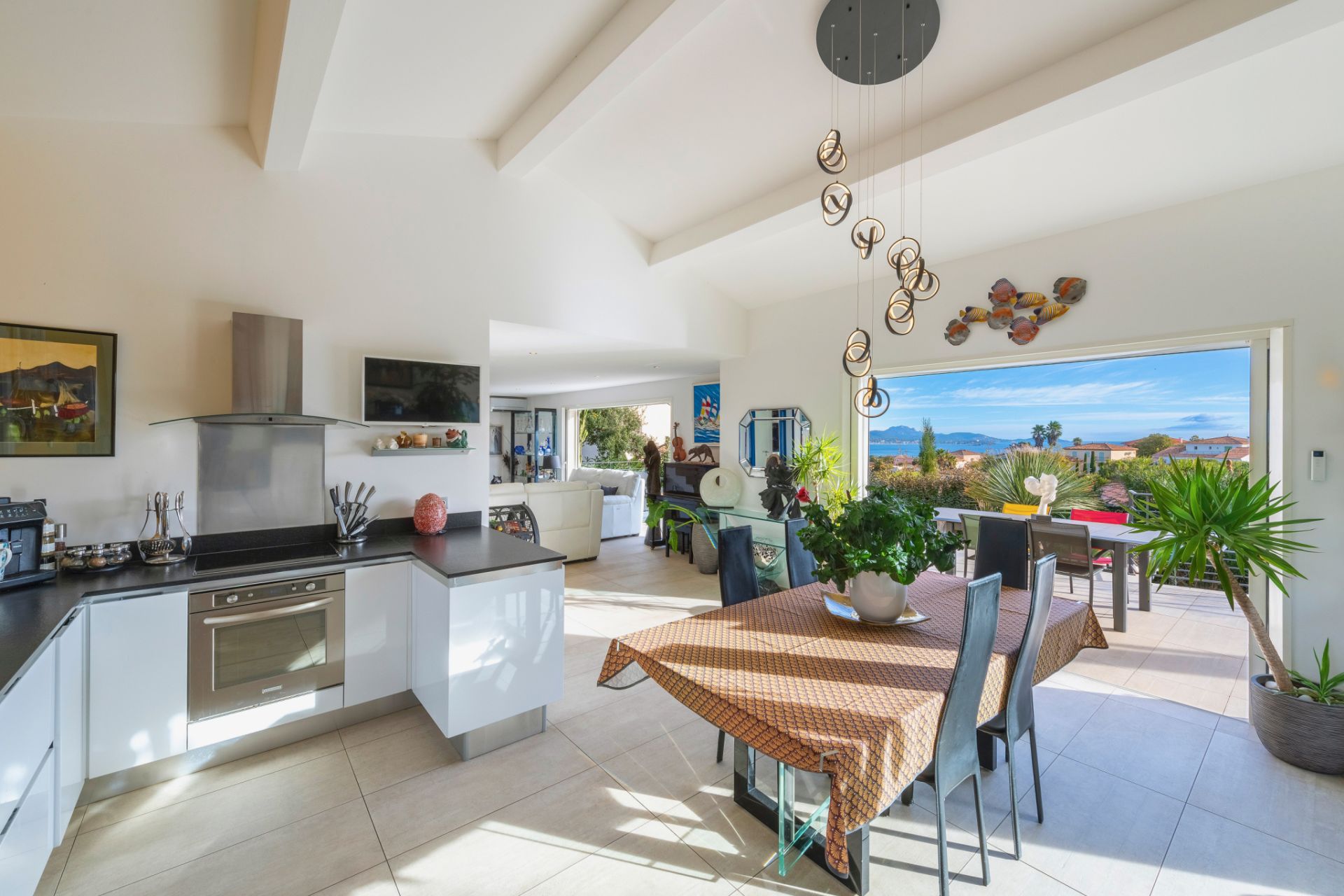 property 6 Rooms for sale on Fréjus (83370)