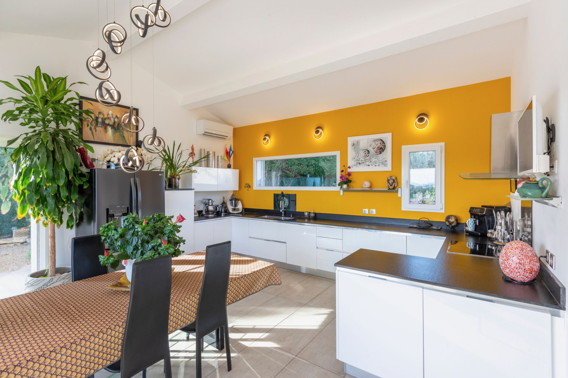 property 6 Rooms for sale on Fréjus (83370)