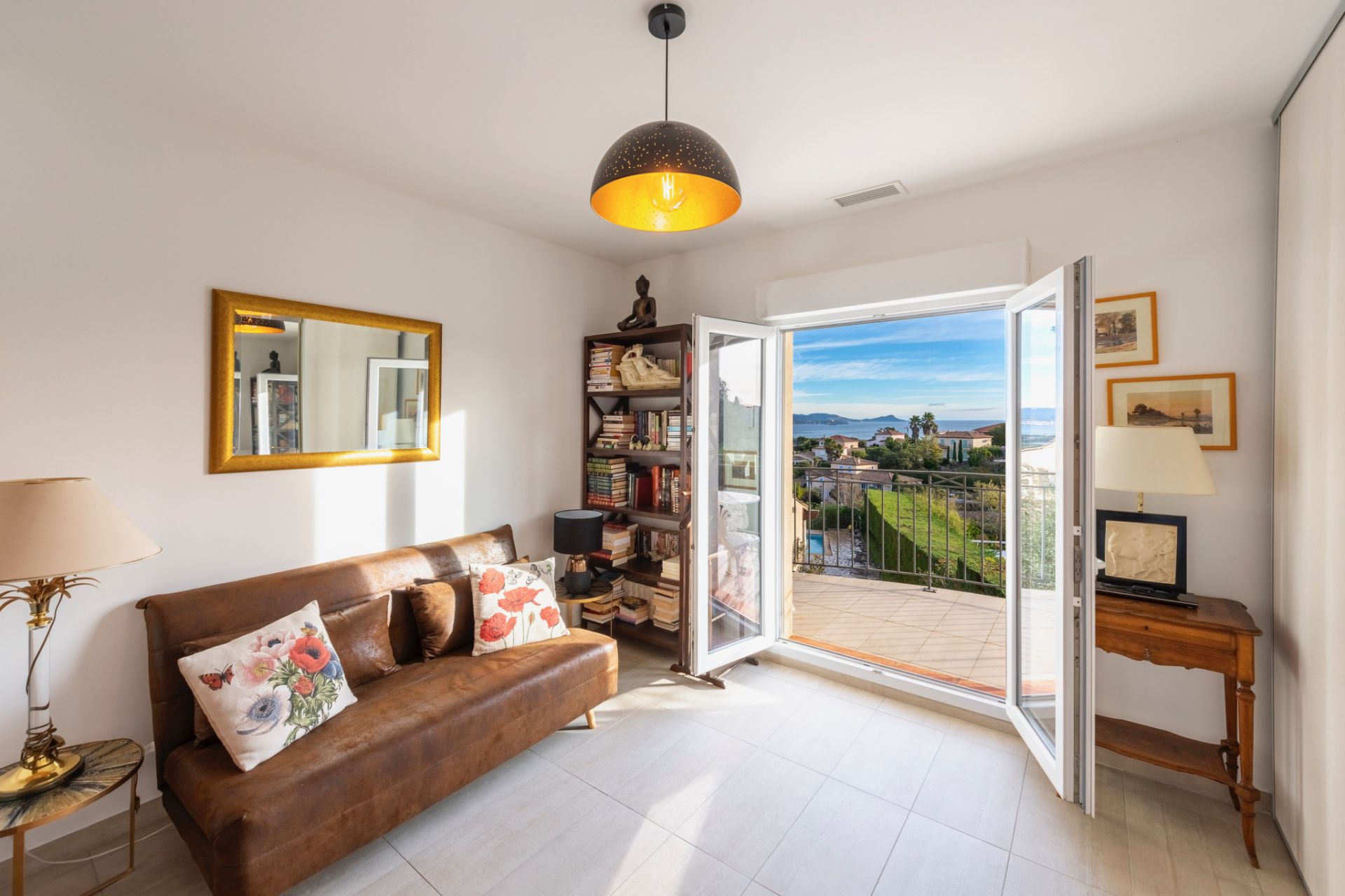property 6 Rooms for sale on Fréjus (83370)