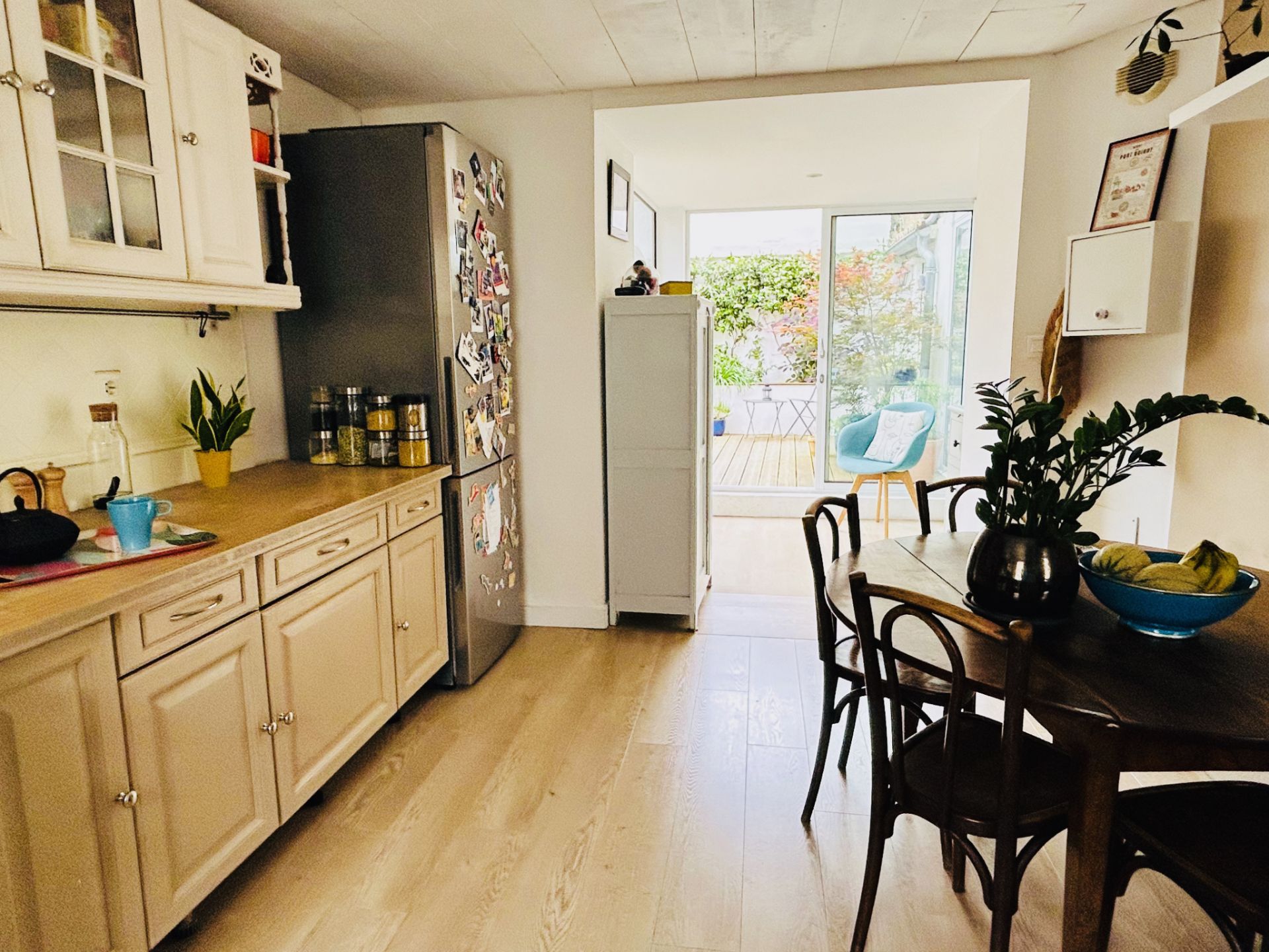 house 6 Rooms for sale on Niort (79000)