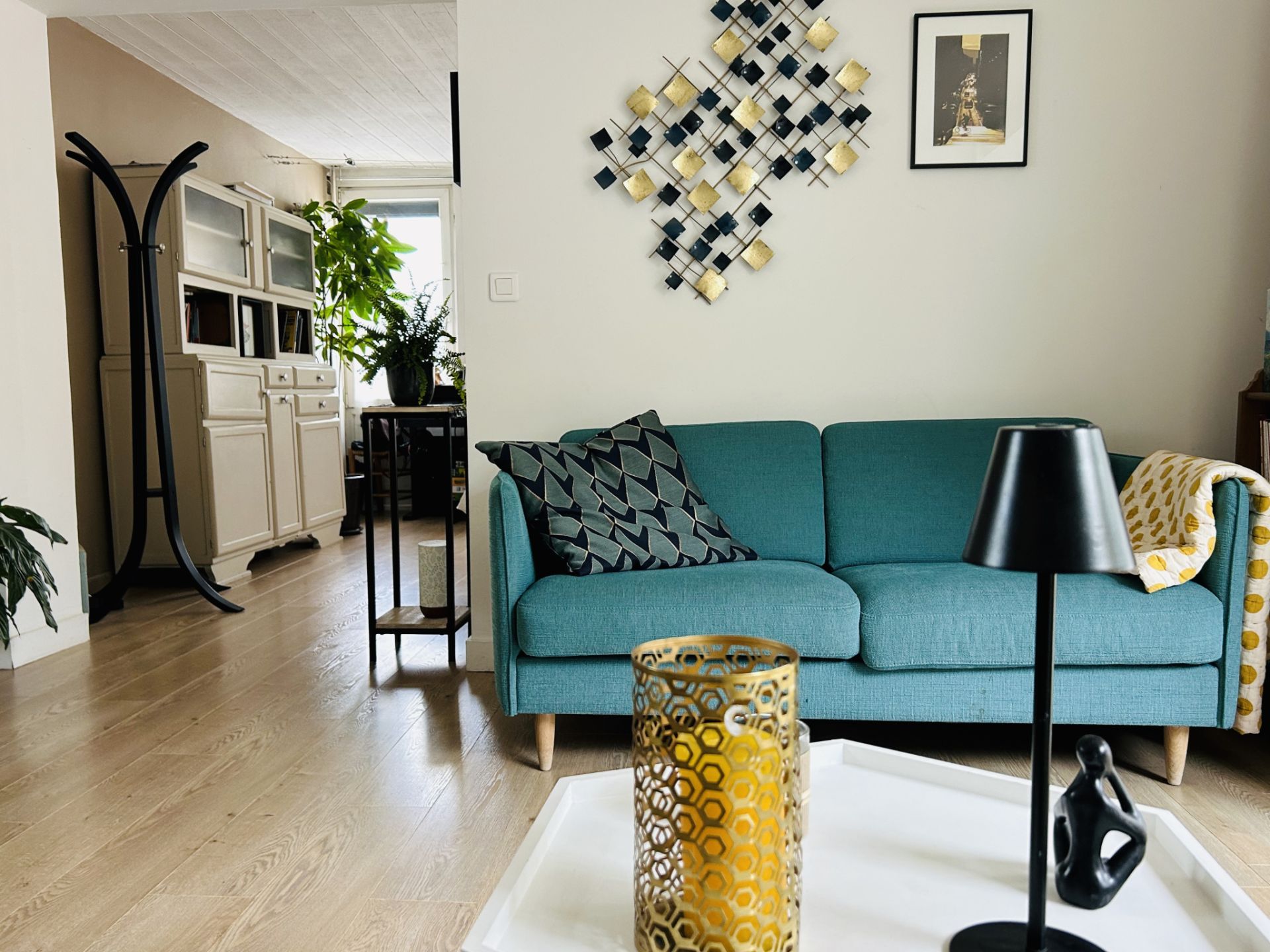 house 6 Rooms for sale on Niort (79000)
