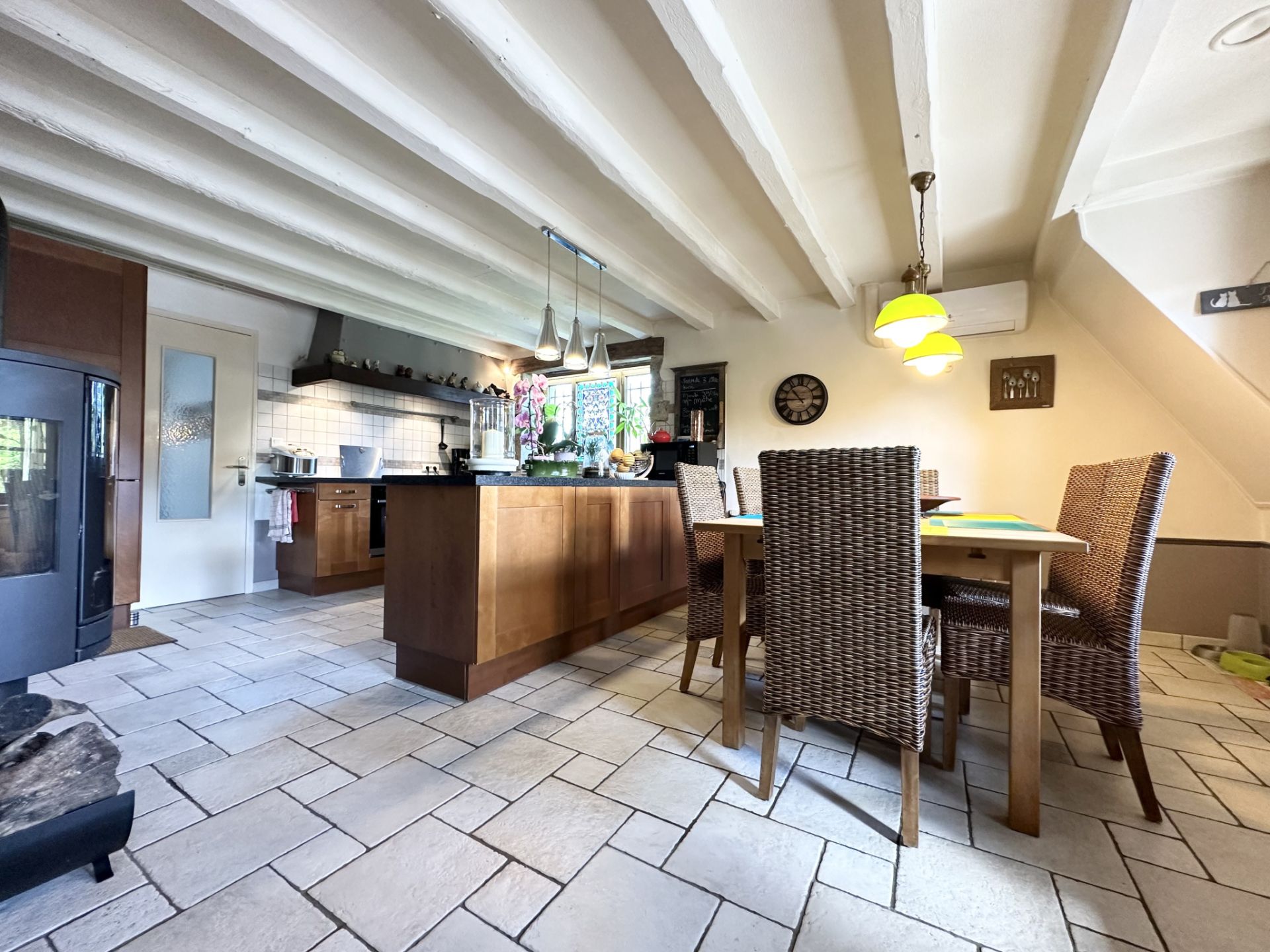 house 7 Rooms for sale on Bruailles (71500)