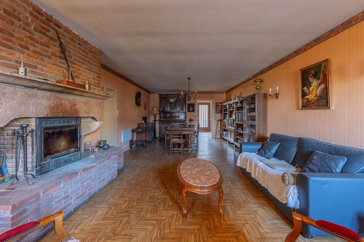 house 10 Rooms for sale on Pont-de-Vaux (01190)