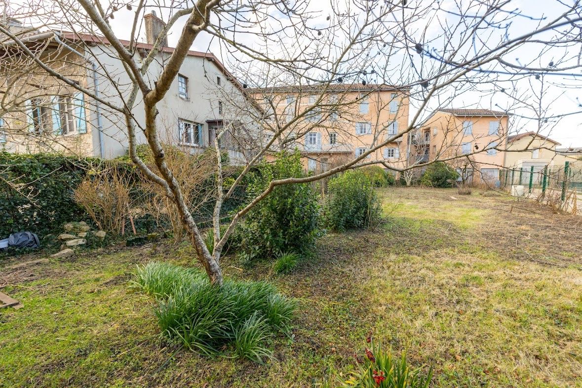 house 10 Rooms for sale on Pont-de-Vaux (01190)