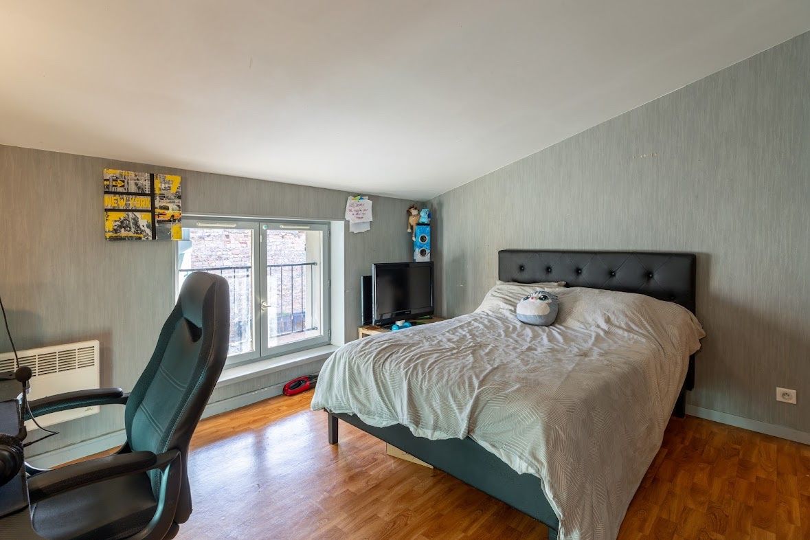 house 10 Rooms for sale on Pont-de-Vaux (01190)