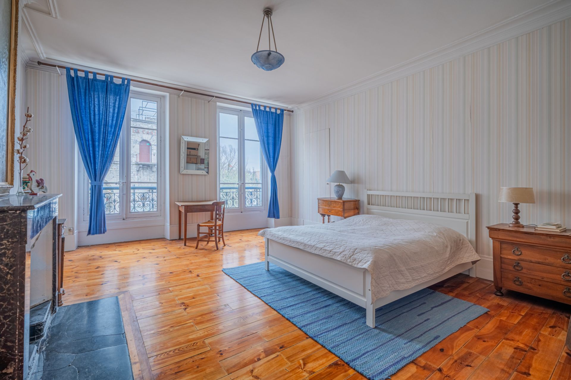 apartment 7 Rooms for sale on Grenoble (38000)