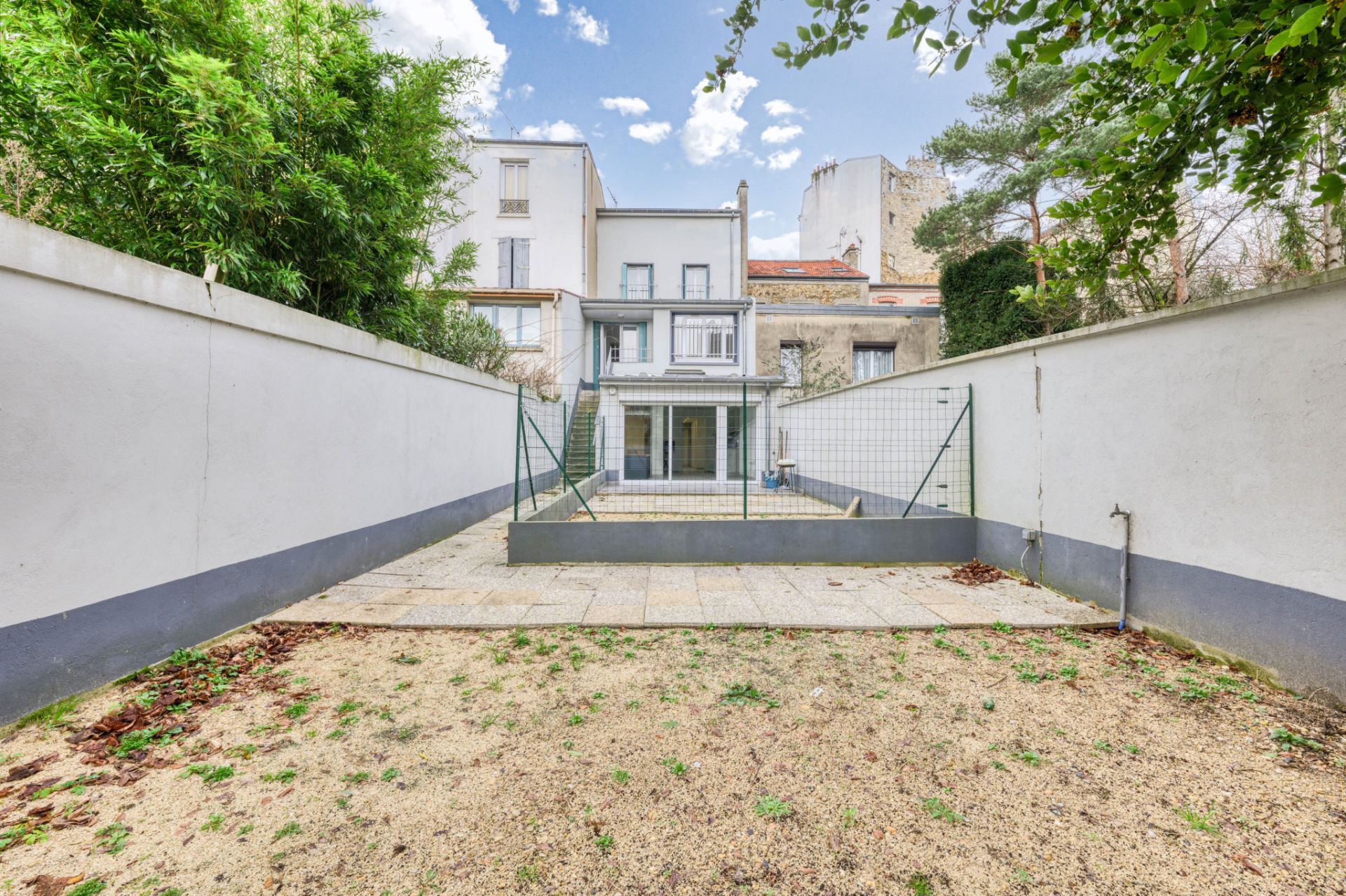 building for sale on Rosny-sous-Bois (93110)