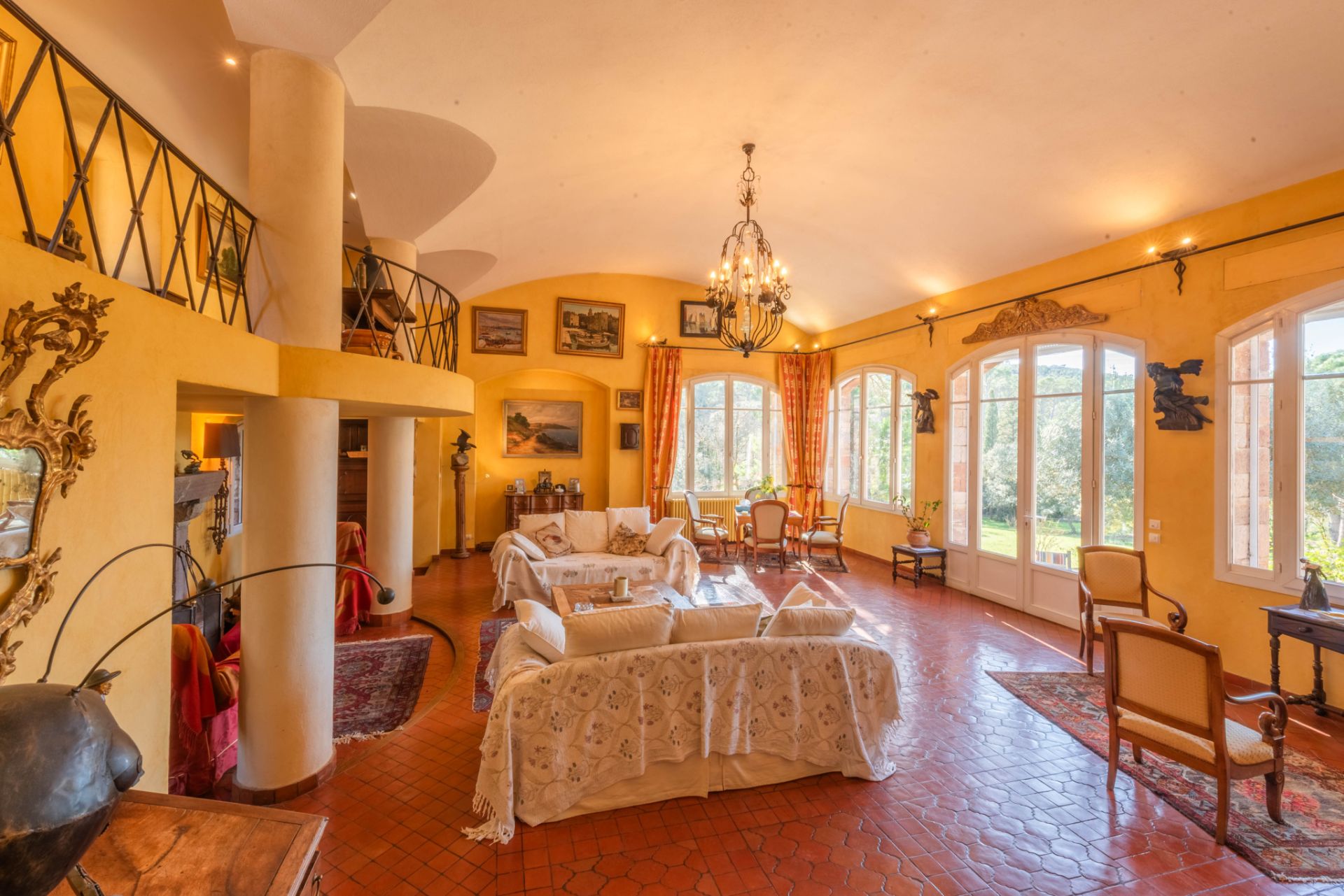 mas 8 Rooms for sale on Saint-Raphaël (83700)