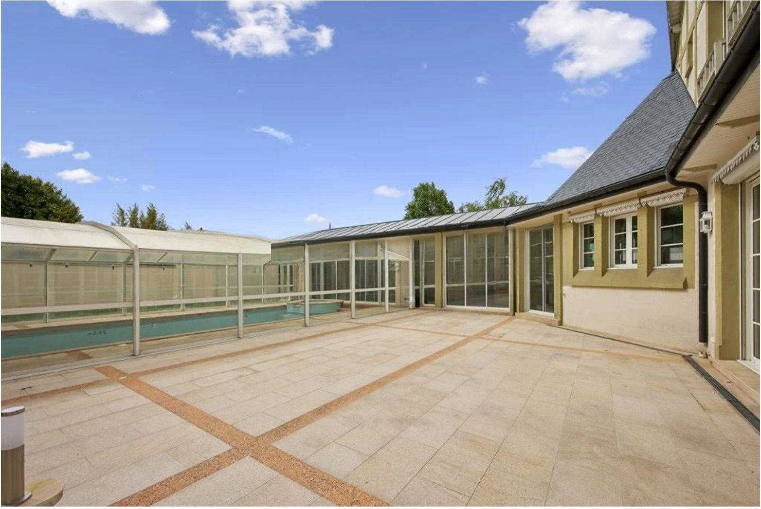 property 14 Rooms for sale on La Celle-Saint-Cloud (78170)