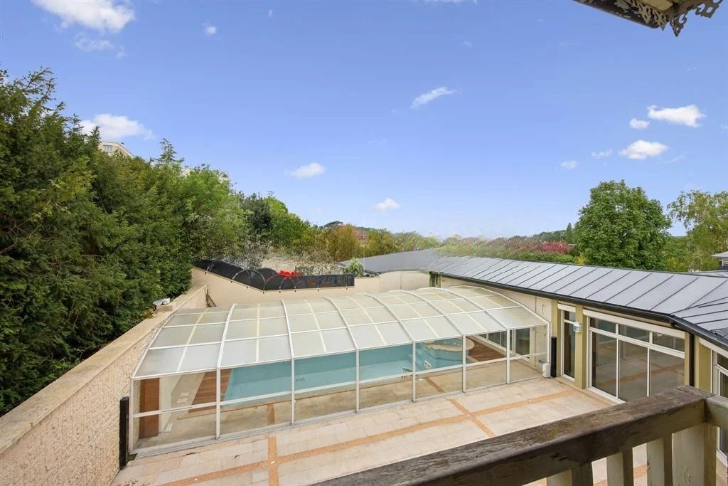 property 14 Rooms for sale on La Celle-Saint-Cloud (78170)