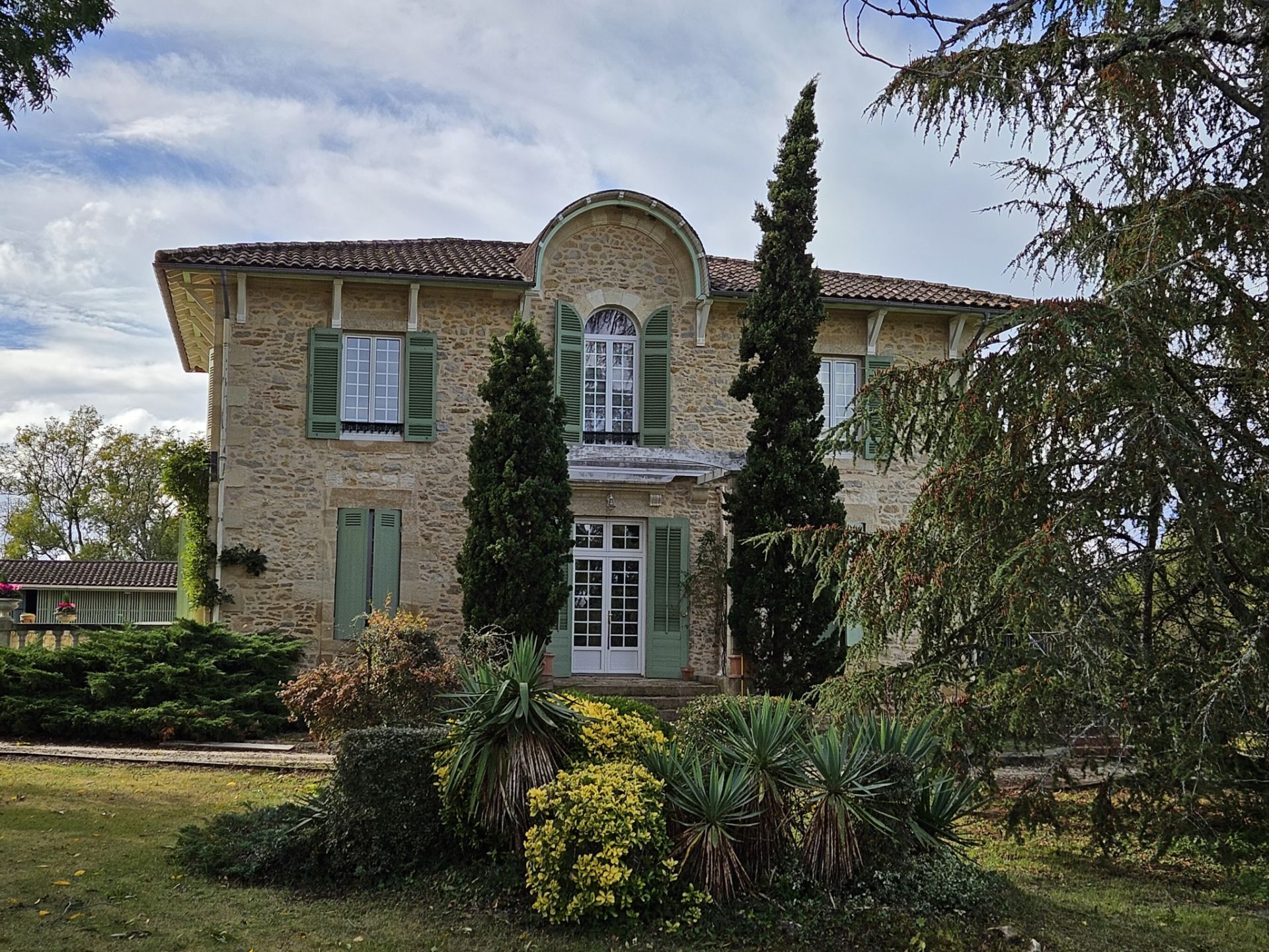 property 8 Rooms for sale on Bordeaux (33000)