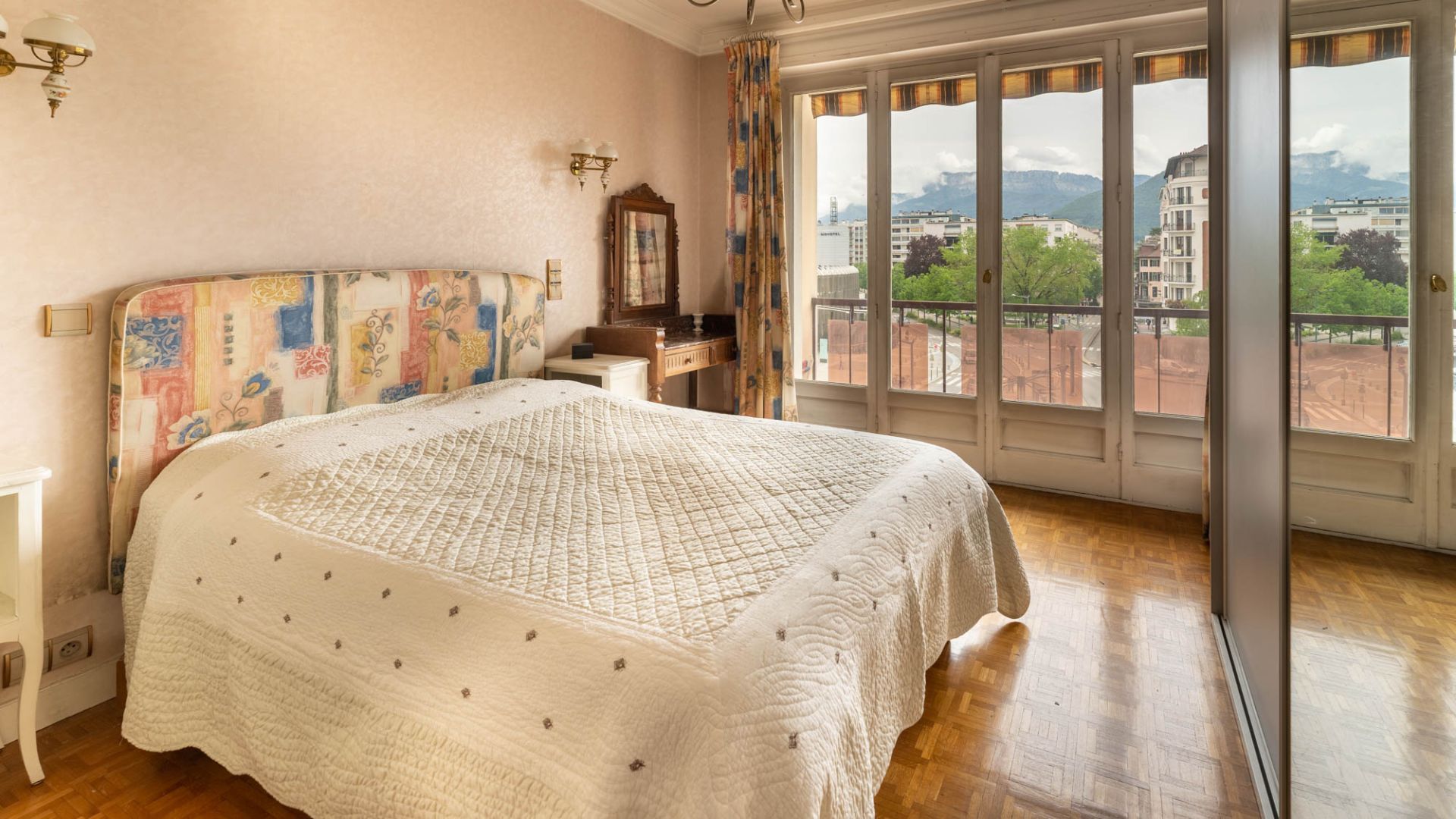 apartment 4 Rooms for sale on Annecy (74000)
