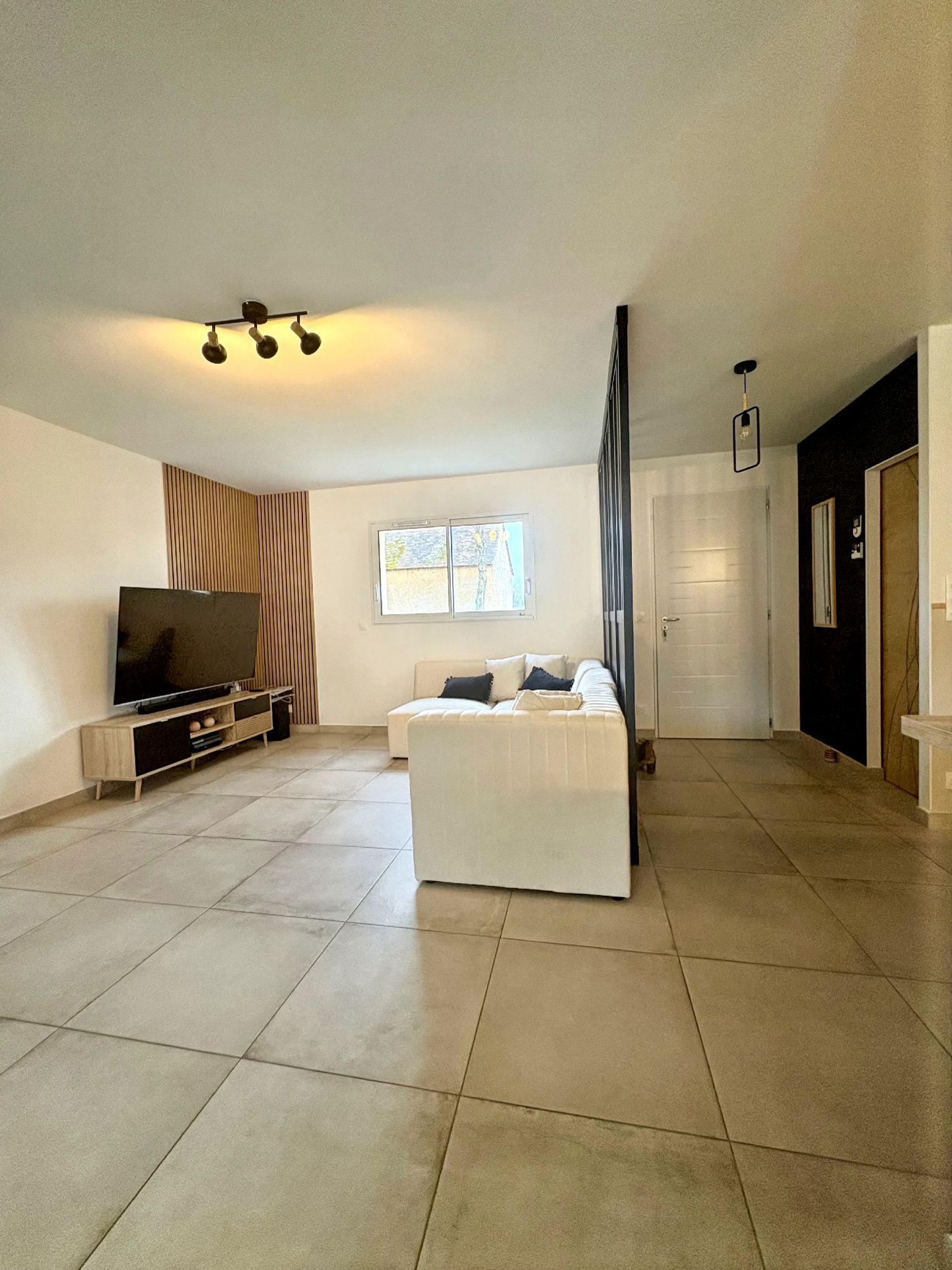 house 5 Rooms for sale on Les Rairies (49430)