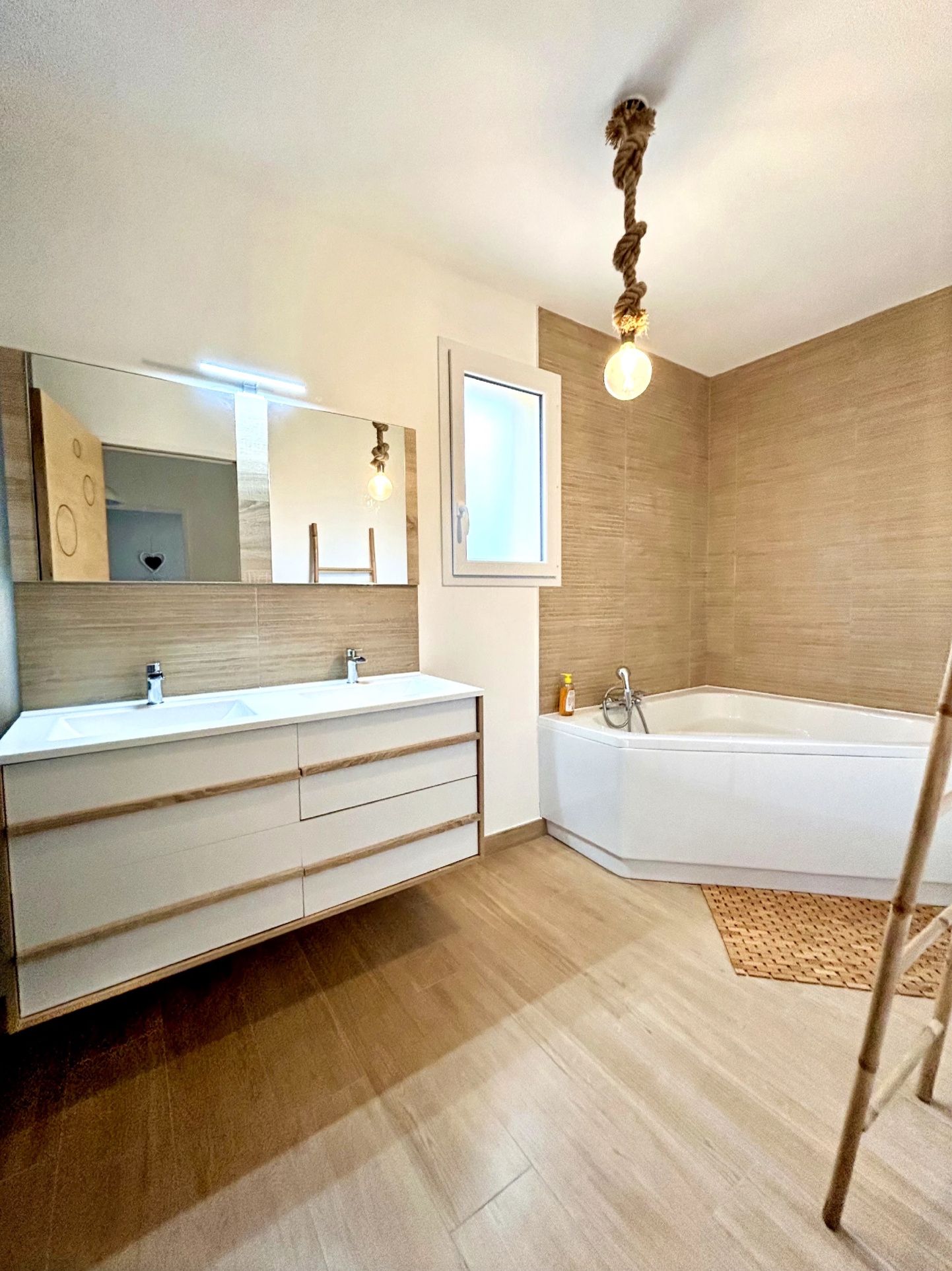 house 5 Rooms for sale on Les Rairies (49430)