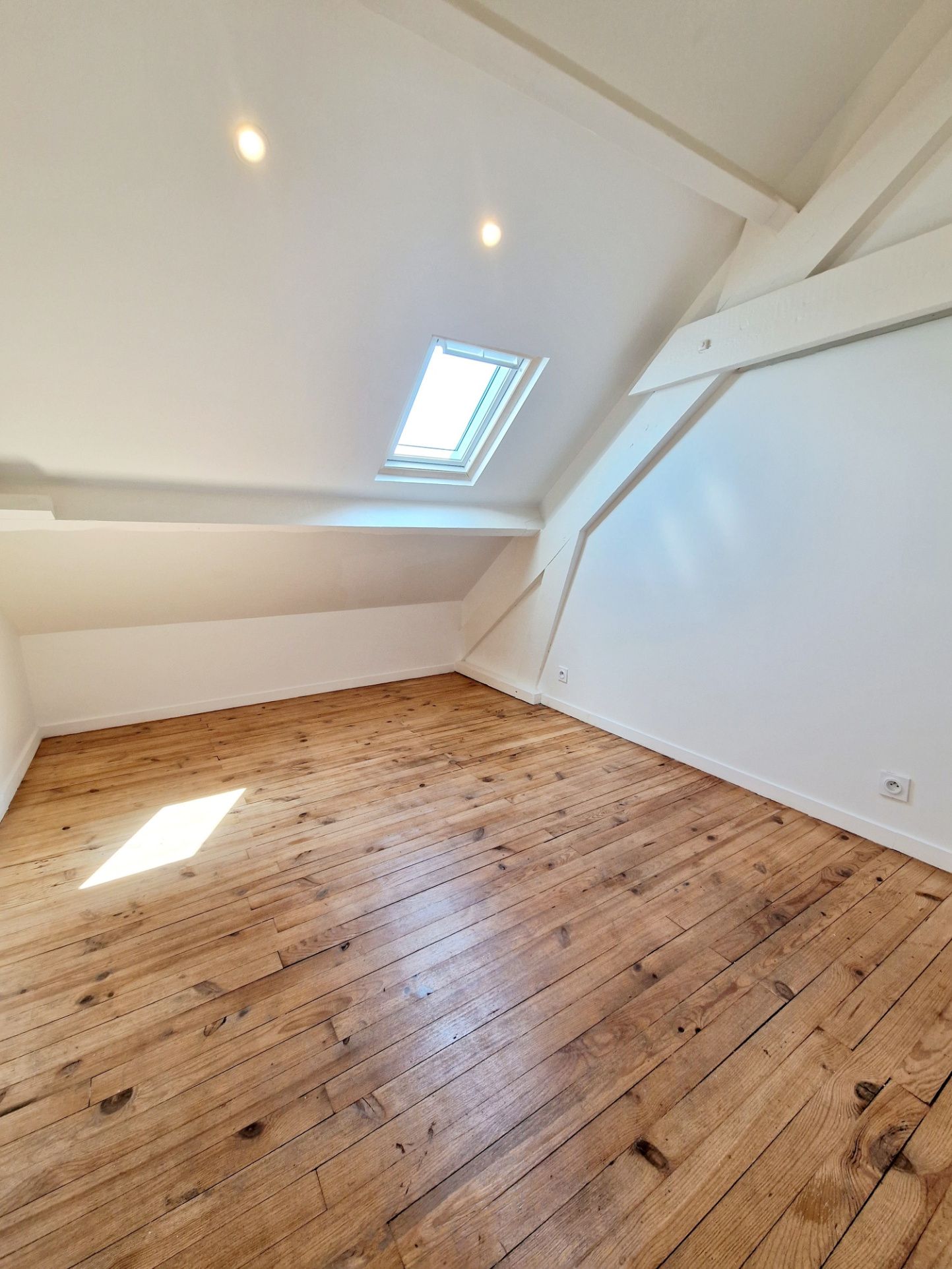duplex 6 Rooms for sale on Saint-Nazaire (44600)