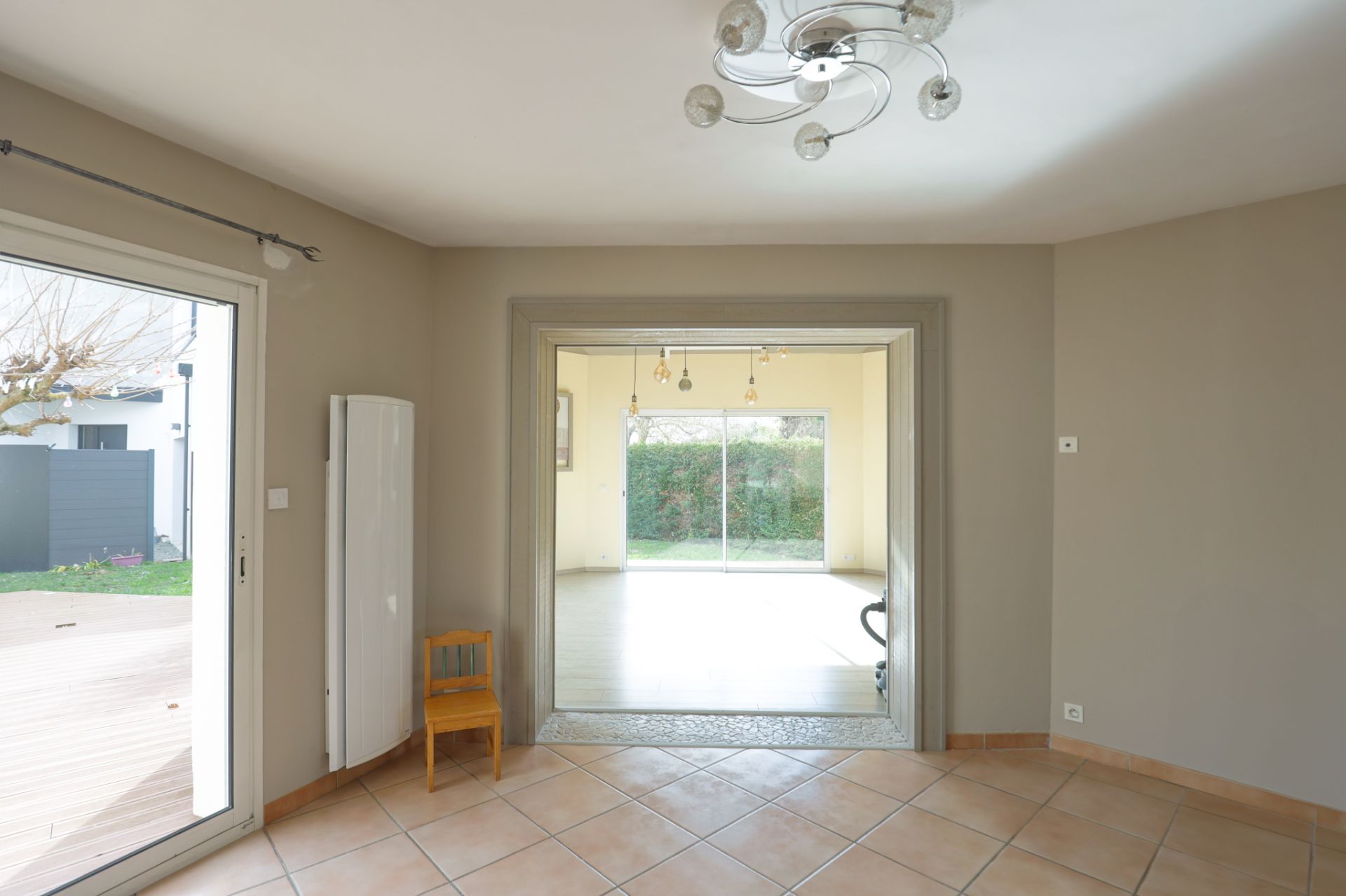 house 8 Rooms for sale on Angers (49000)