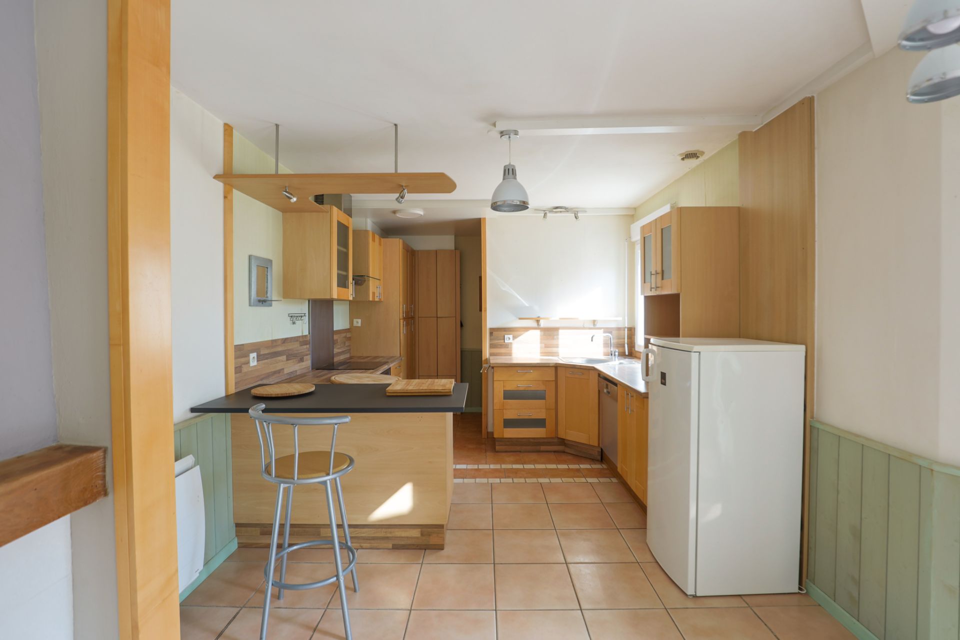 house 8 Rooms for sale on Angers (49000)