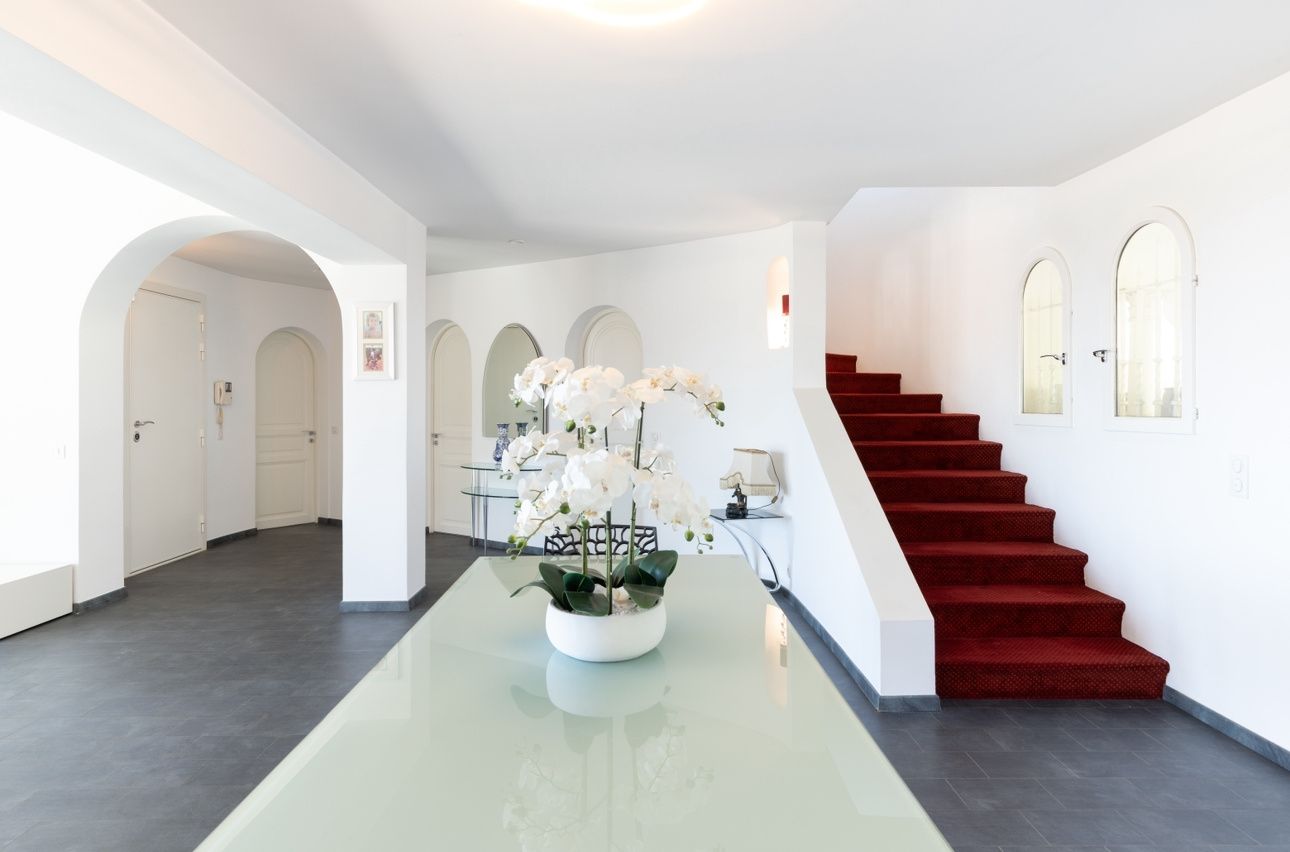 villa 5 Rooms for sale on Fréjus (83600)