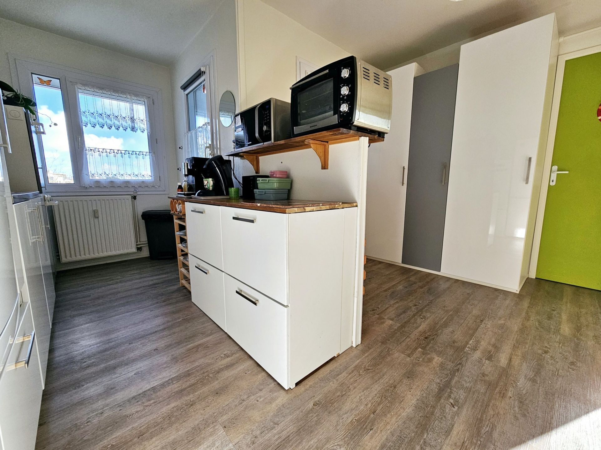 apartment 4 Rooms for sale on Saint-Nazaire (44600)