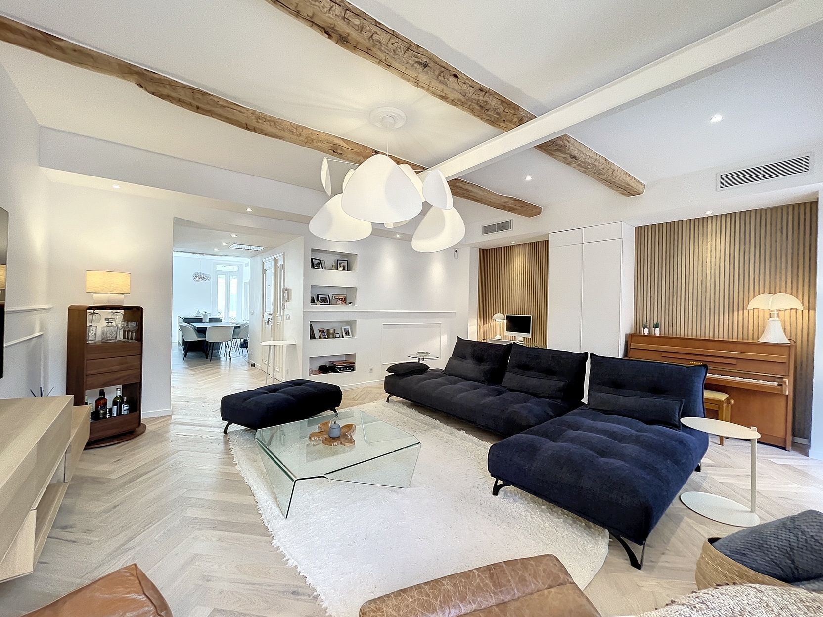 apartment 4 Rooms for sale on Cannes (06400)