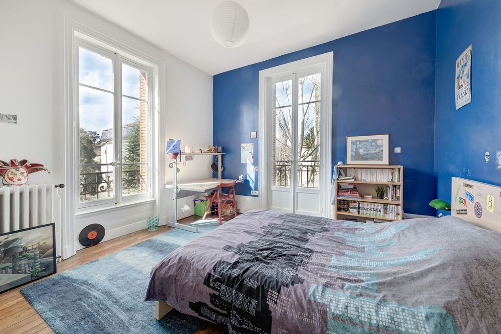property 8 Rooms for sale on Tassin-la-Demi-Lune (69160)