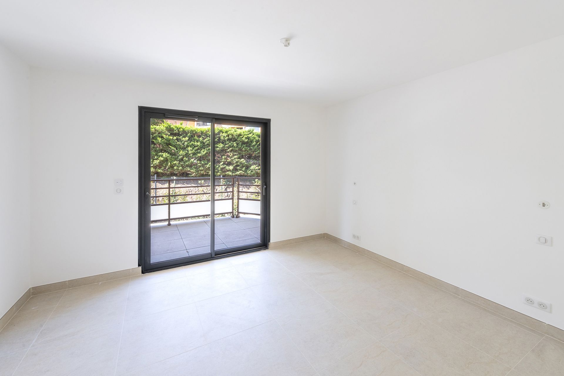duplex 4 Rooms for sale on Saint-Raphaël (83700)