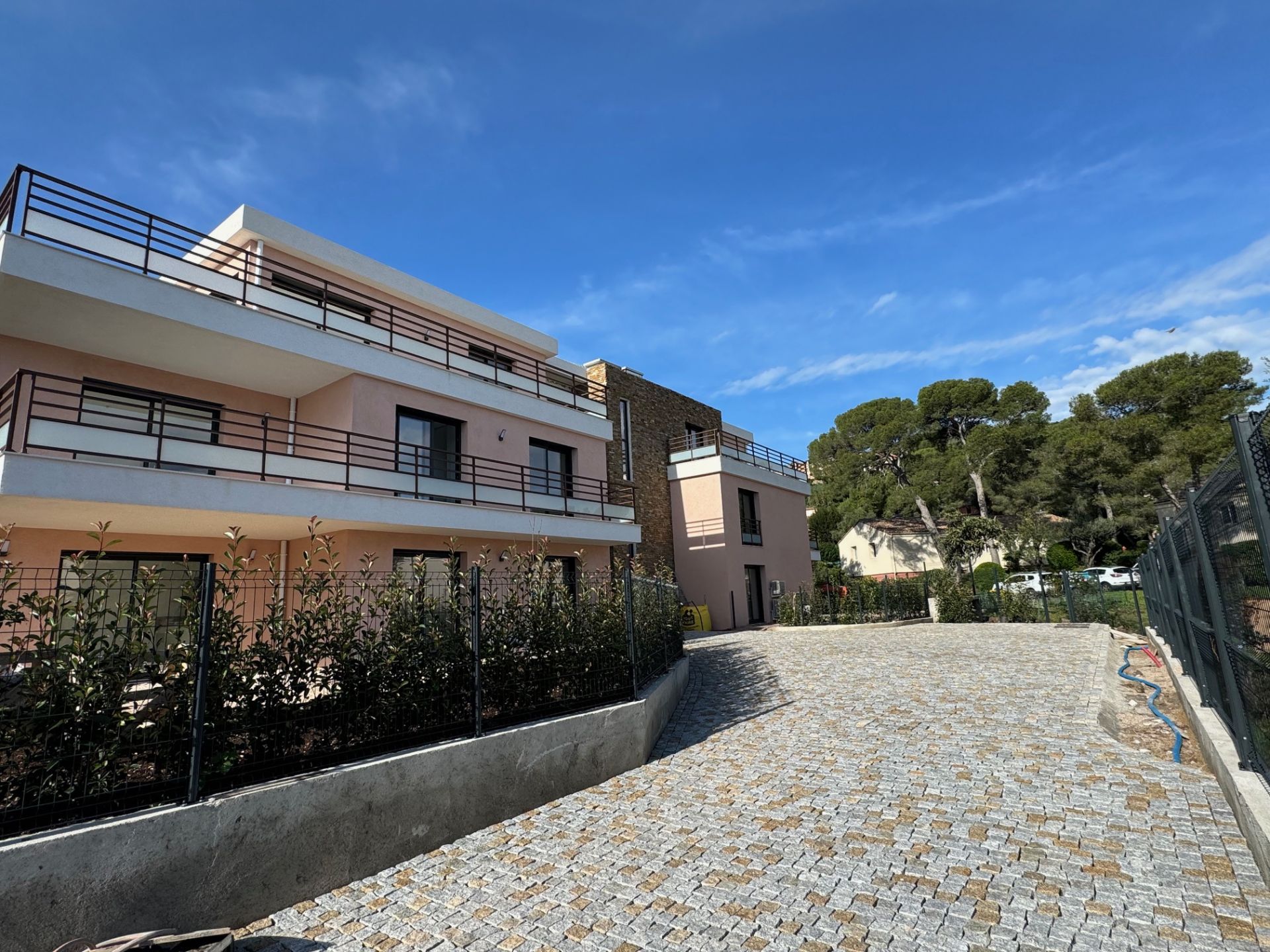 duplex 4 Rooms for sale on Saint-Raphaël (83700)