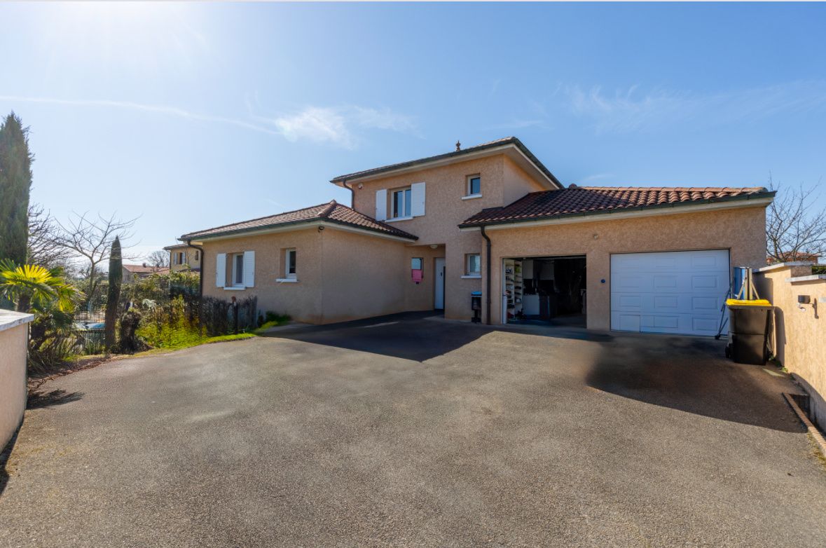 house 5 Rooms for sale on Lent (01240)
