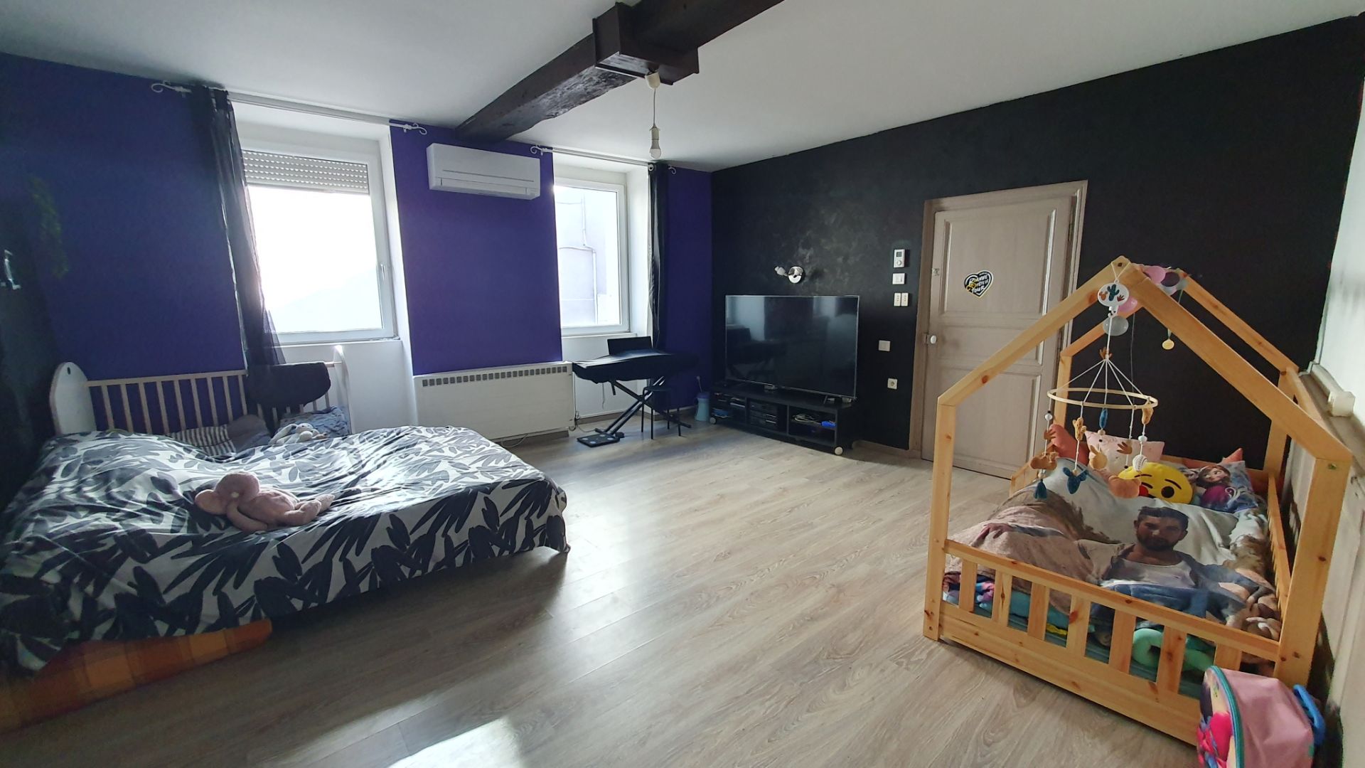 house 7 Rooms for sale on Changy (42310)