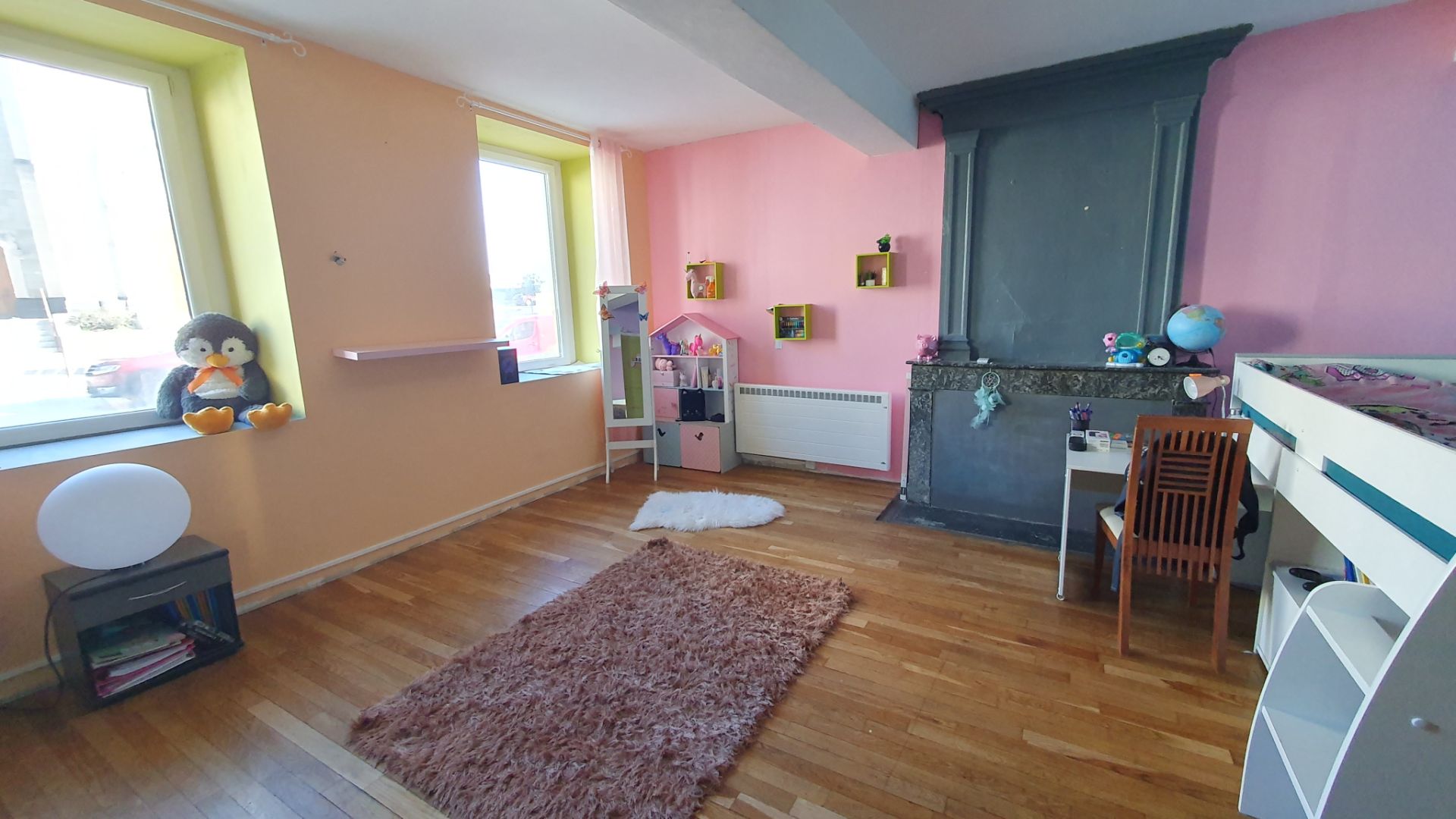 house 7 Rooms for sale on Changy (42310)