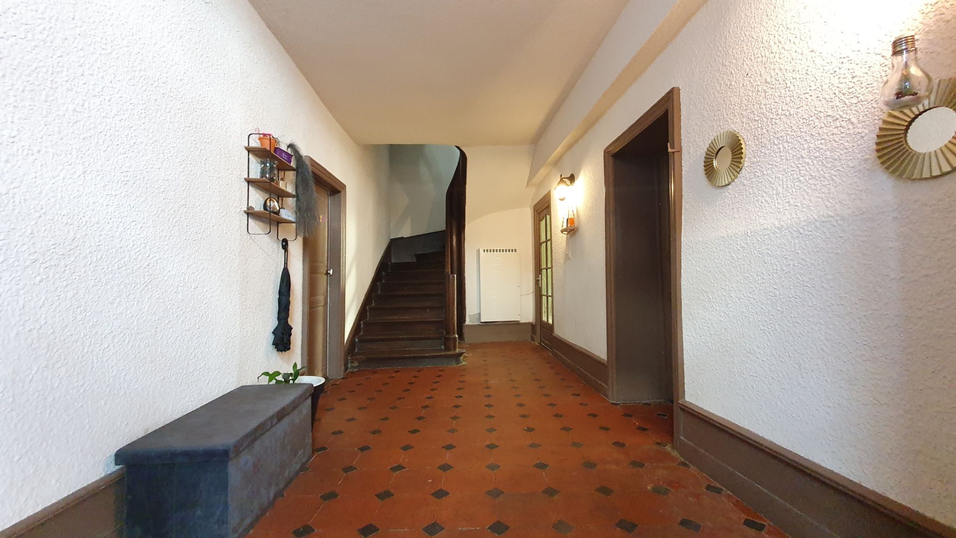 house 7 Rooms for sale on Changy (42310)