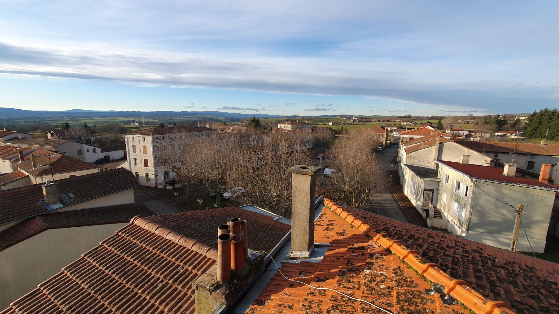 building for sale on Saint-Jodard (42590)