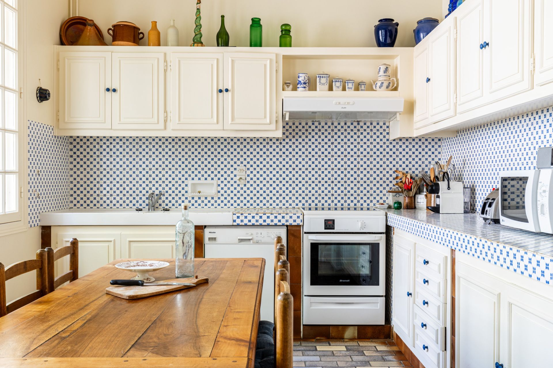 villa 9 Rooms for sale on Royan (17200)