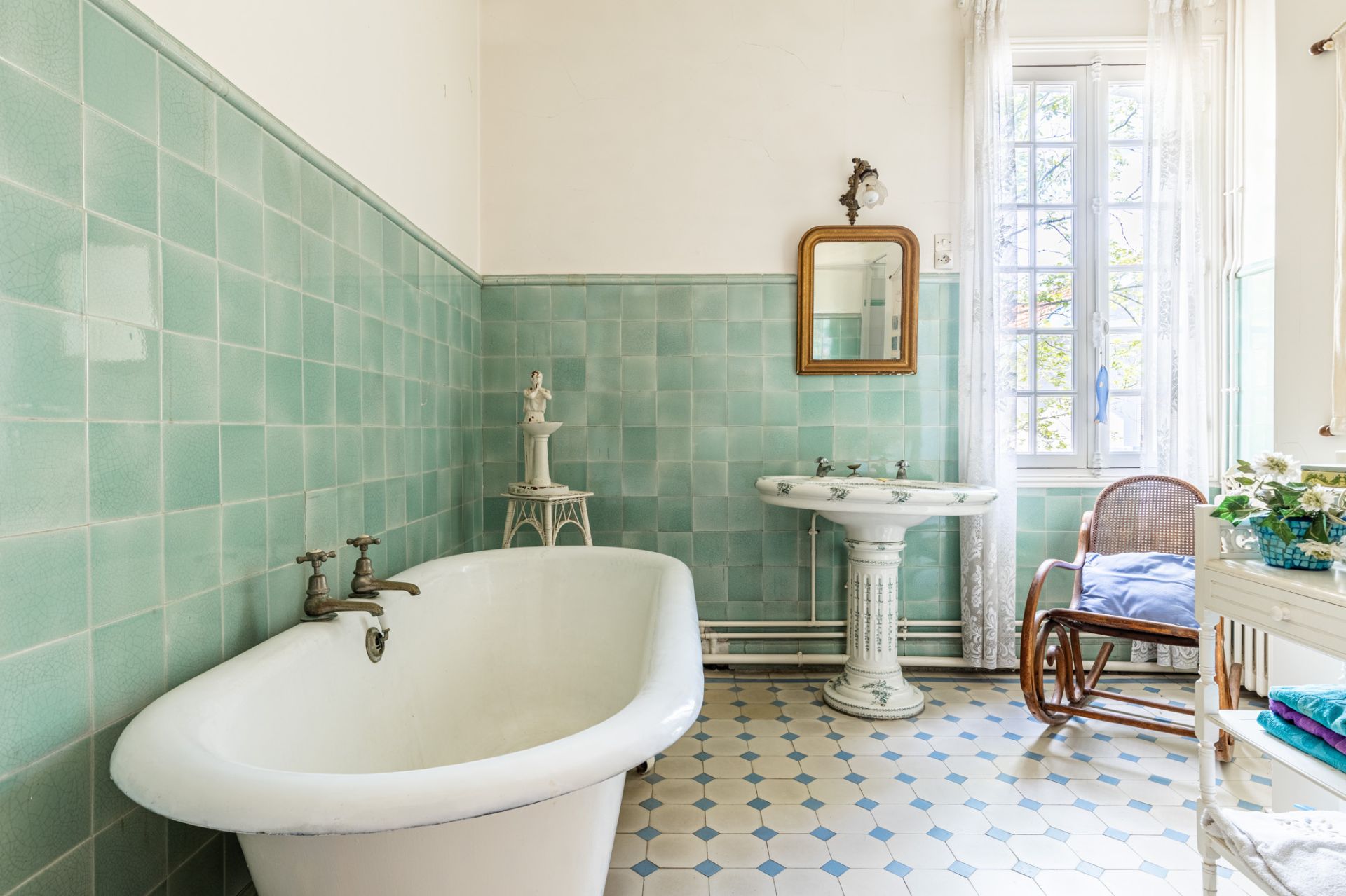 villa 9 Rooms for sale on Royan (17200)