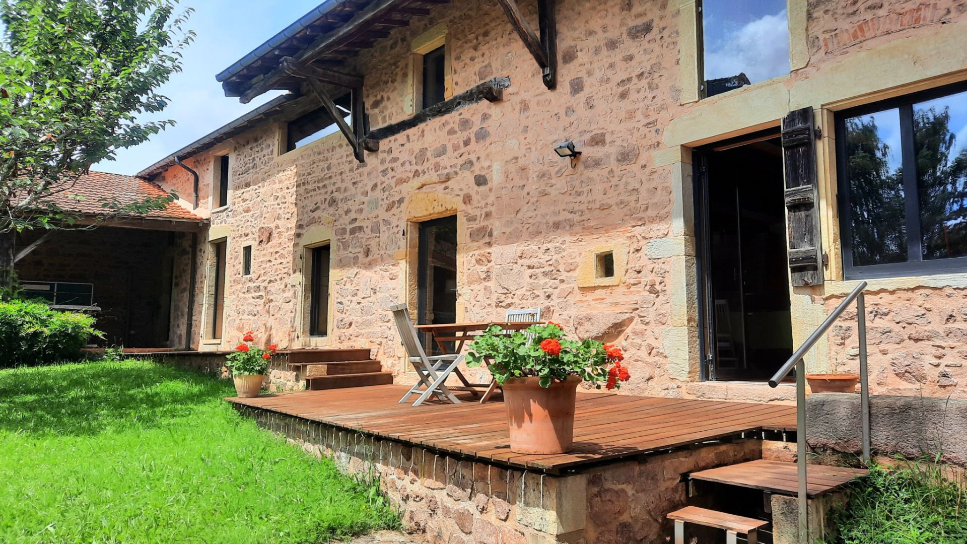 property 17 Rooms for sale on Saint-Racho (71800)