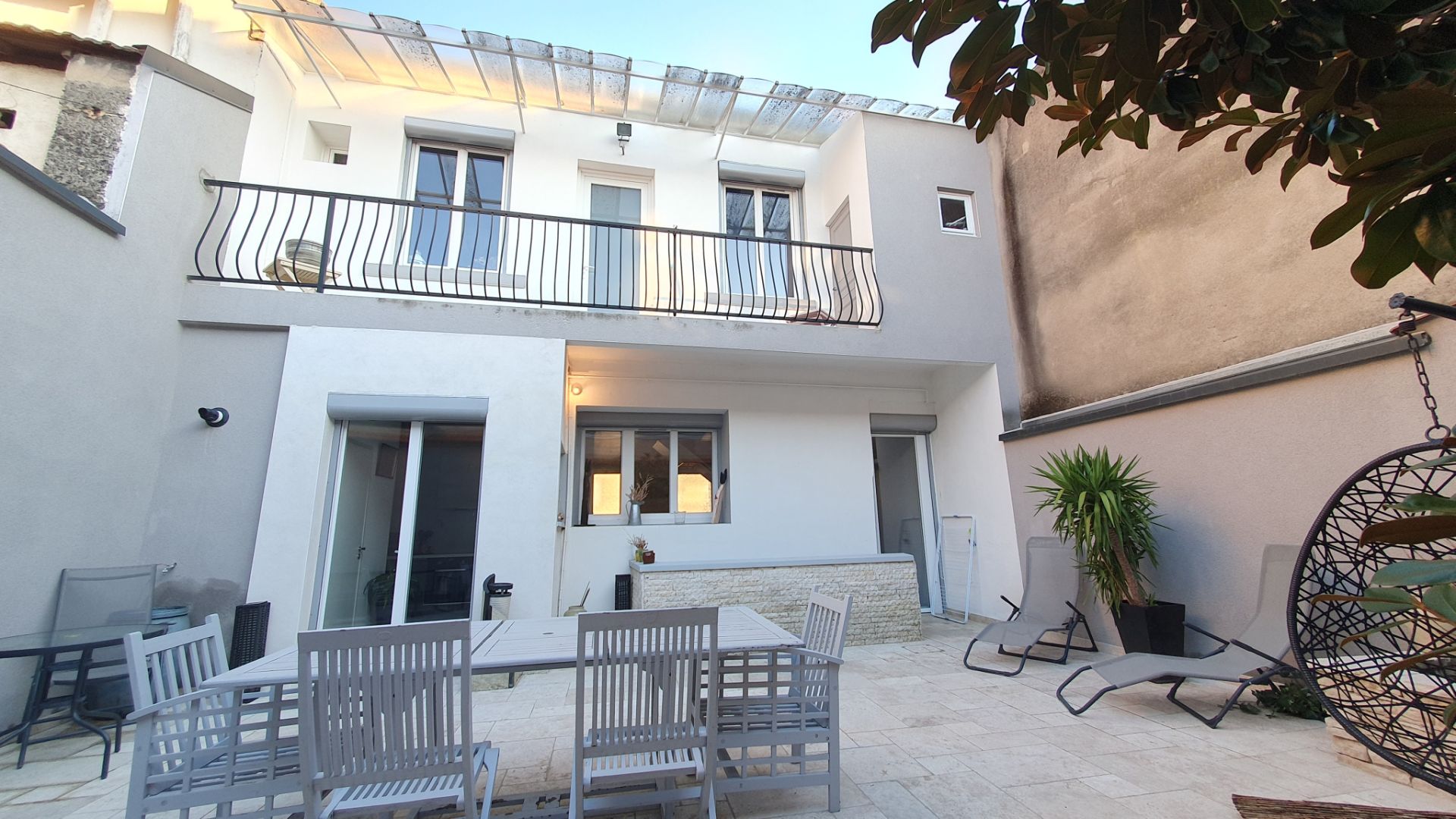 house 4 Rooms for sale on Roanne (42300)