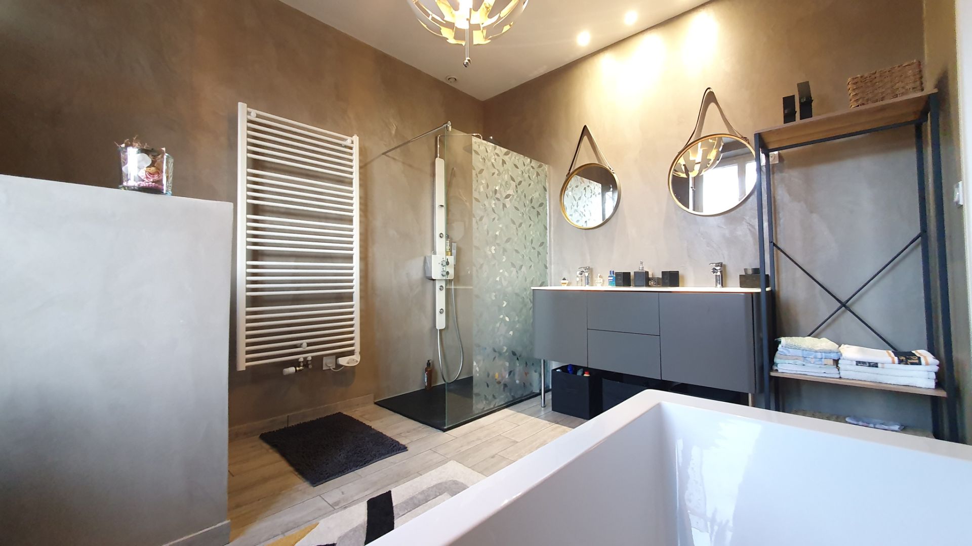 house 4 Rooms for sale on Roanne (42300)