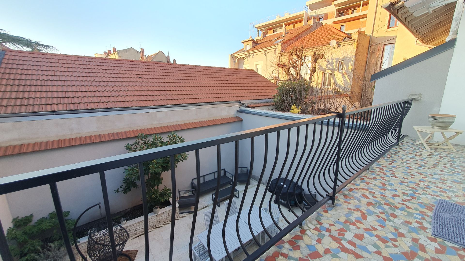 house 4 Rooms for sale on Roanne (42300)