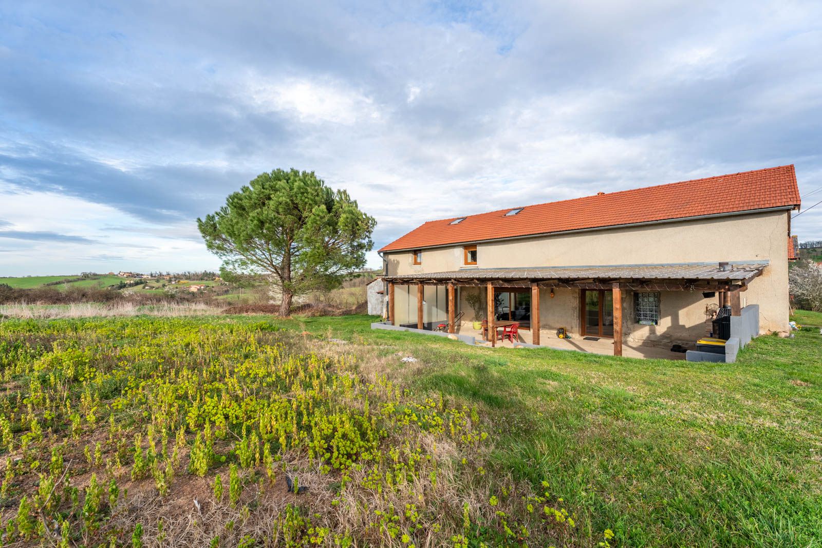 house 7 Rooms for sale on Cordelle (42123)