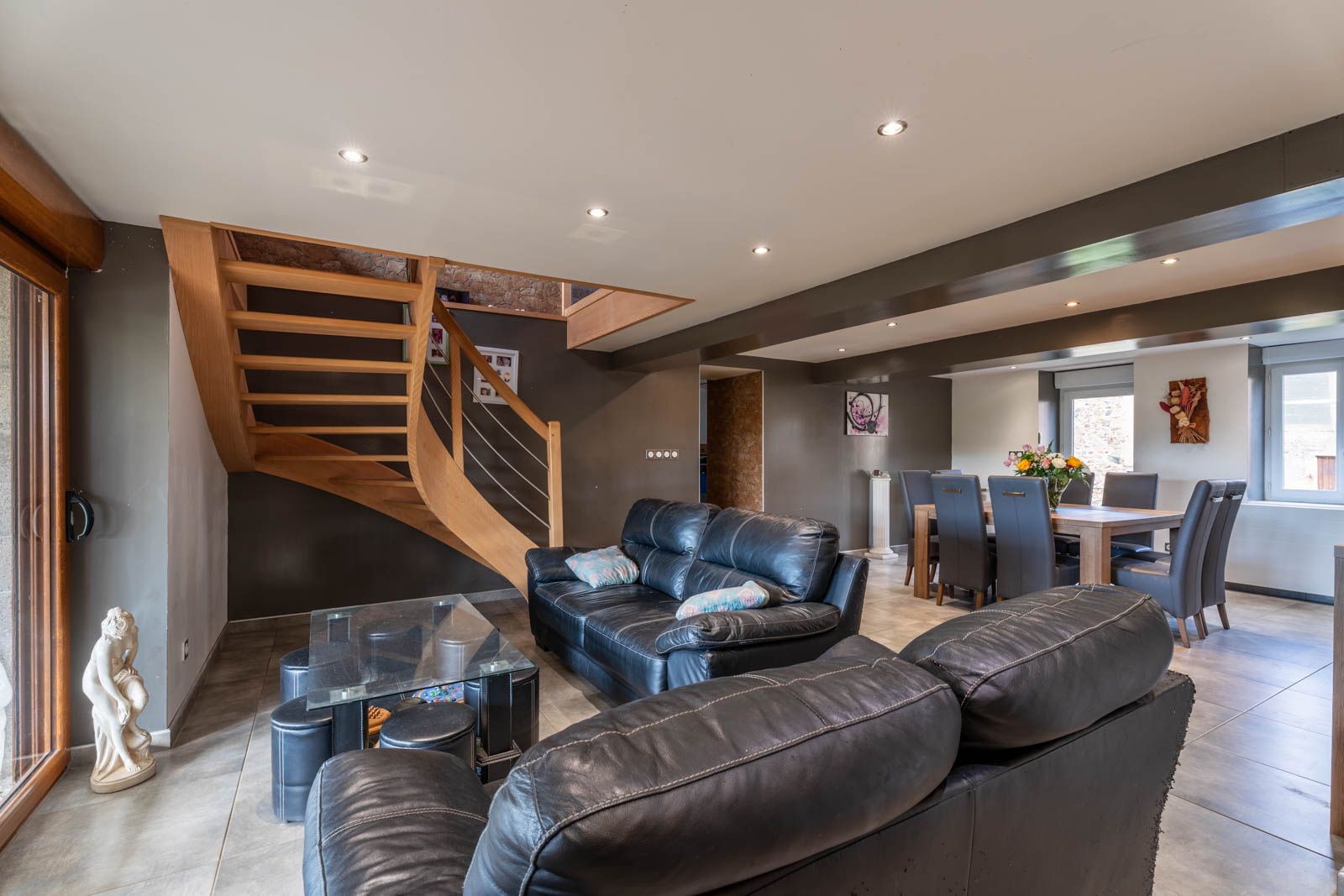 house 7 Rooms for sale on Cordelle (42123)