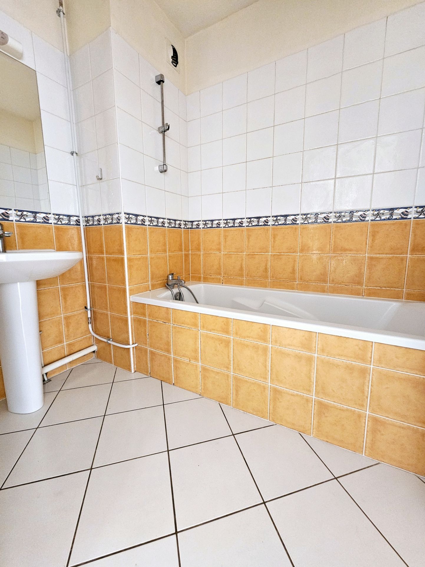 apartment 2 Rooms for sale on Saint-Nazaire (44600)
