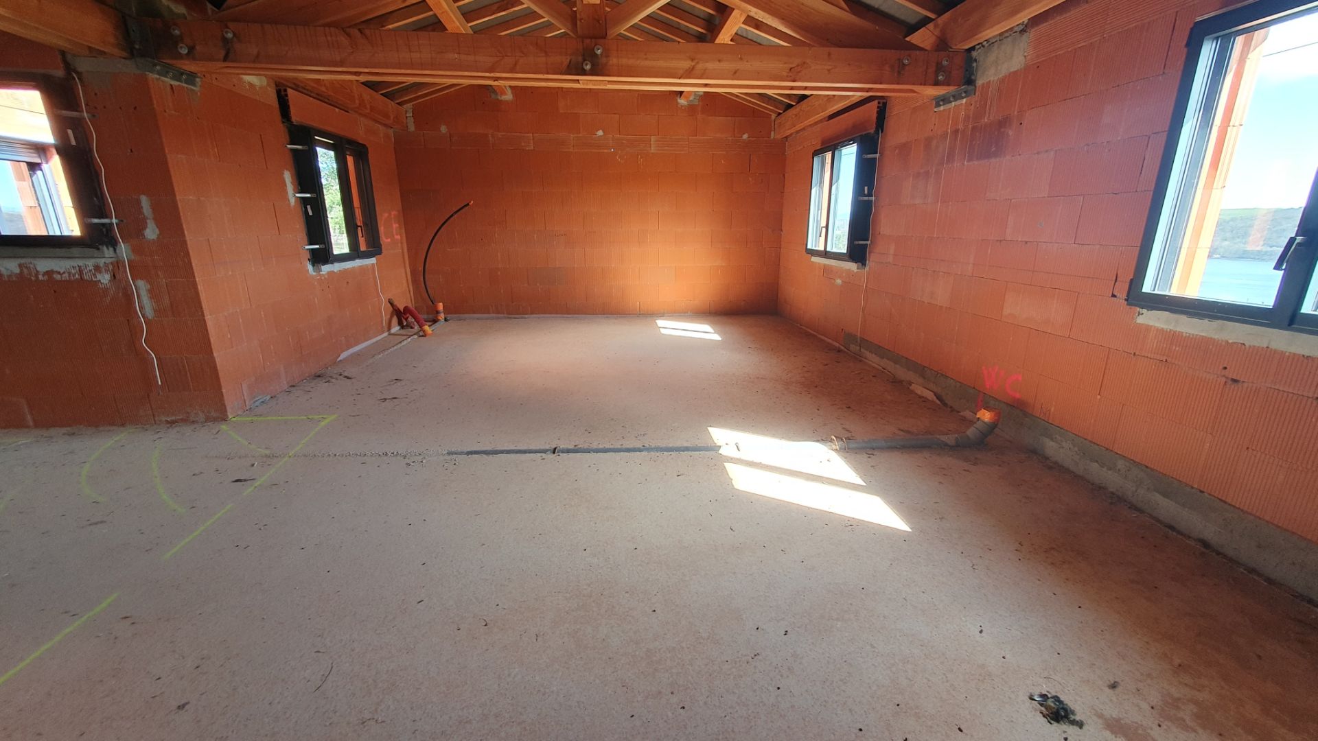 house 5 Rooms for sale on Villerest (42300)