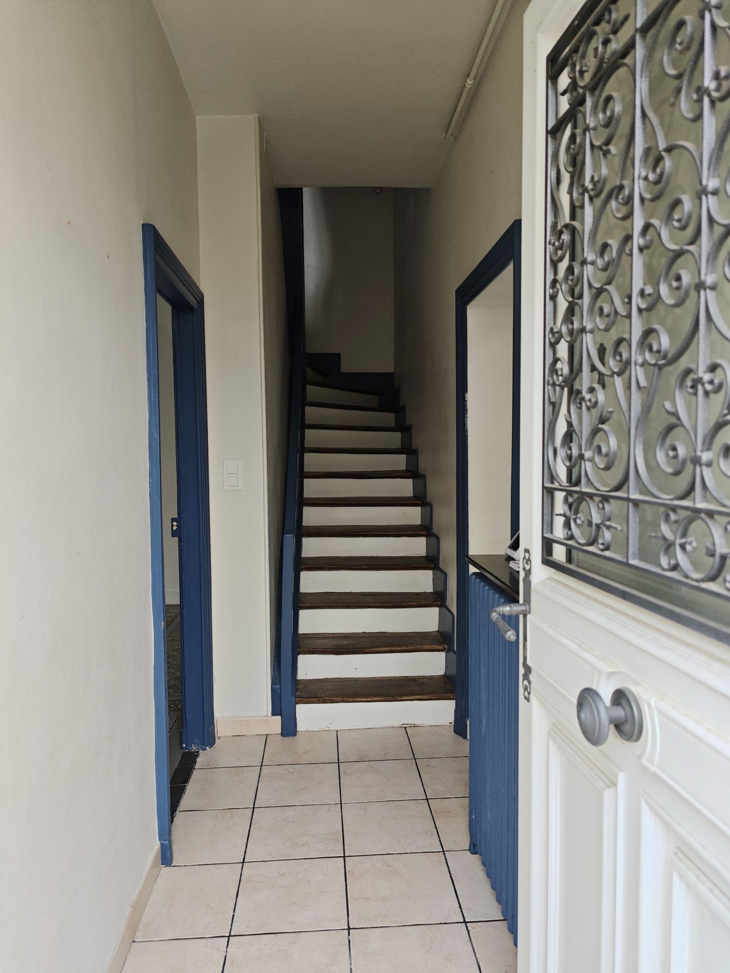 house 7 Rooms for sale on Sens (89100)