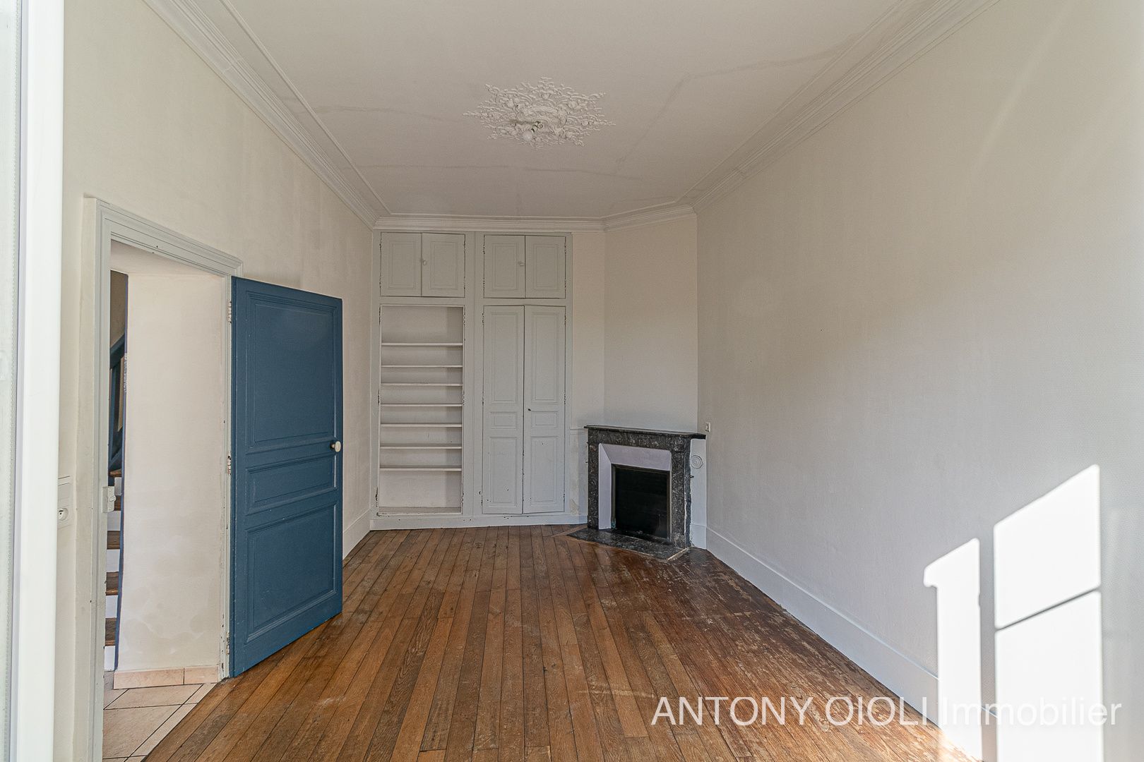 house 7 Rooms for sale on Sens (89100)