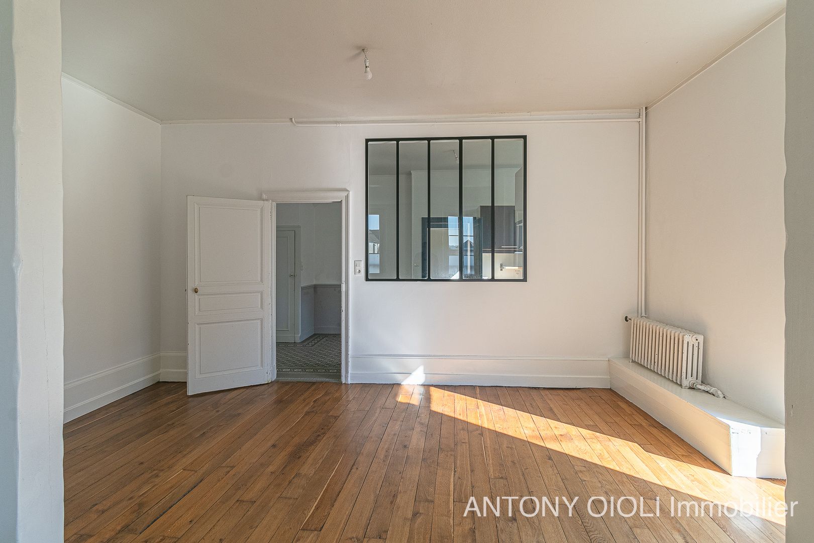 house 7 Rooms for sale on Sens (89100)