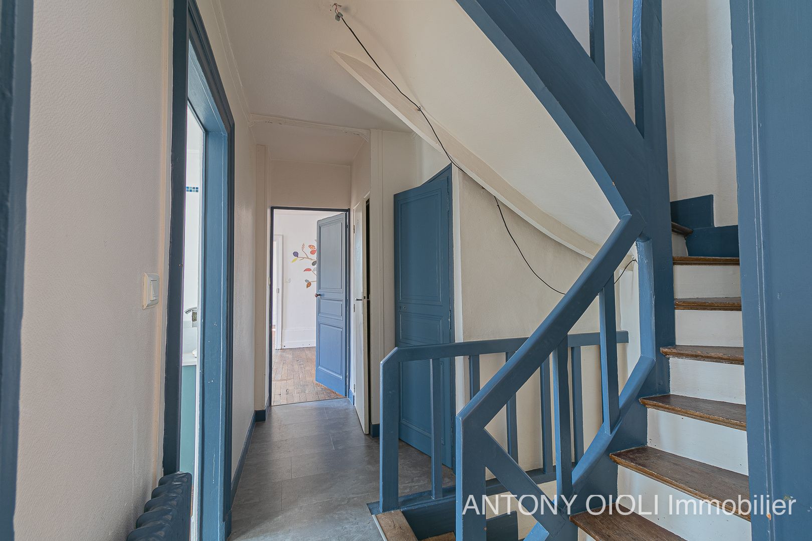 house 7 Rooms for sale on Sens (89100)