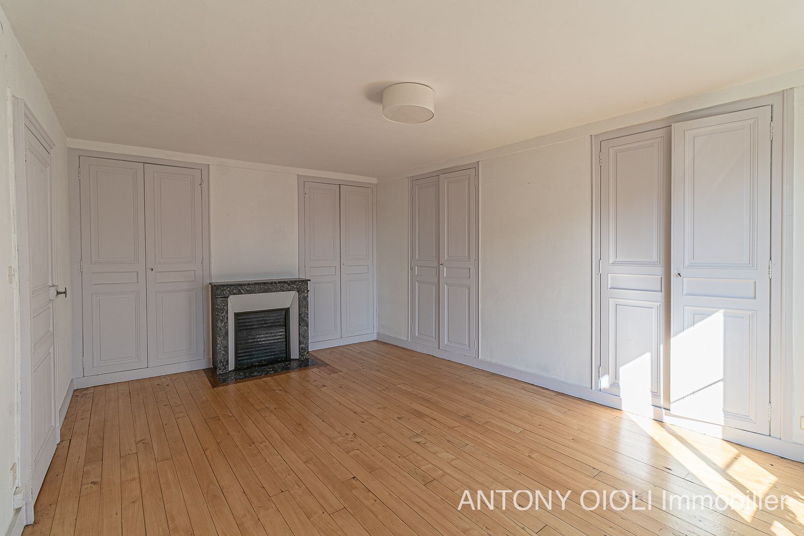 house 7 Rooms for sale on Sens (89100)